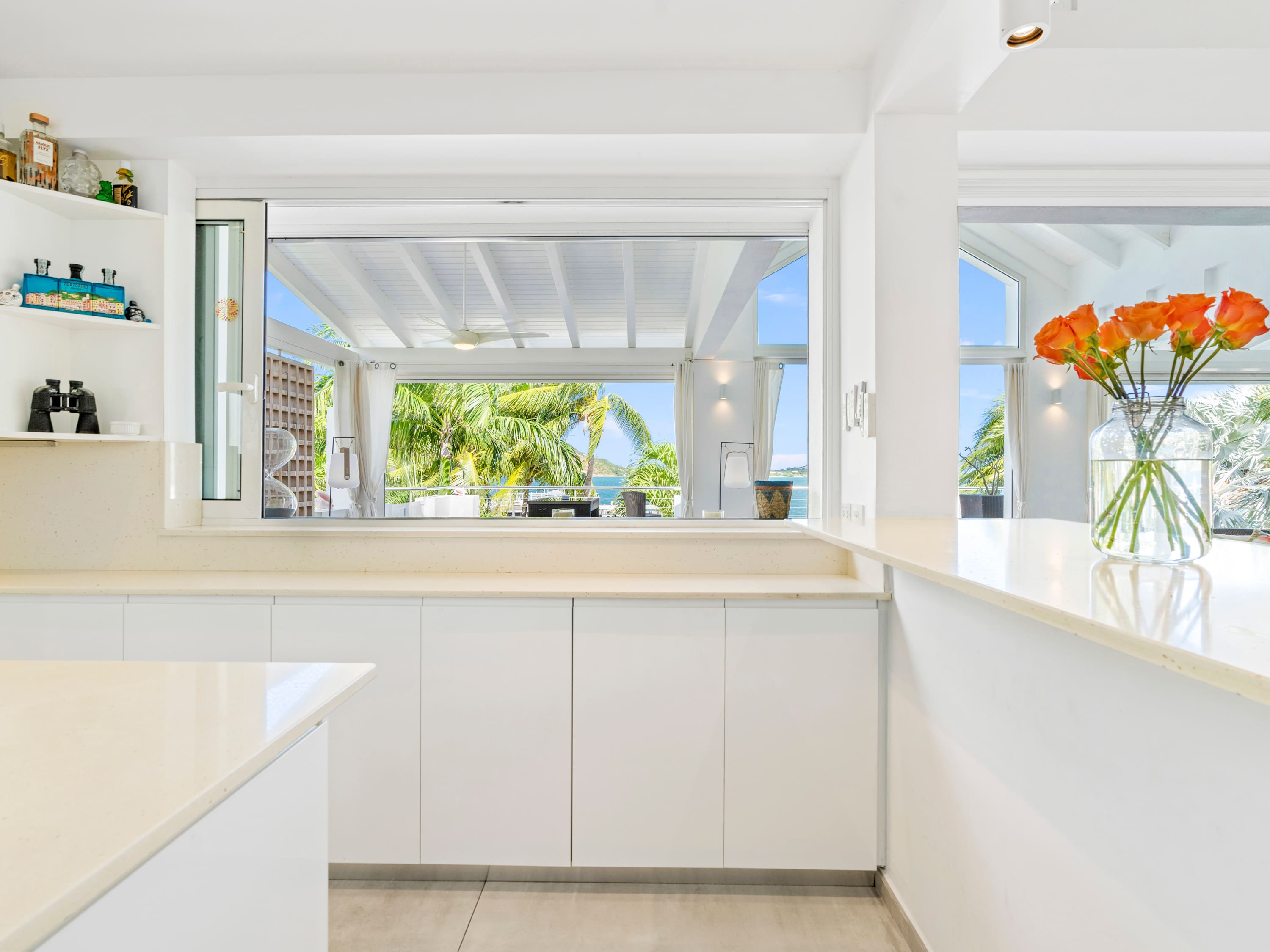 Abracadabra Estate, Beachfront Aqua Marina Villa with Private Pool and Boat Slip - Photo 12