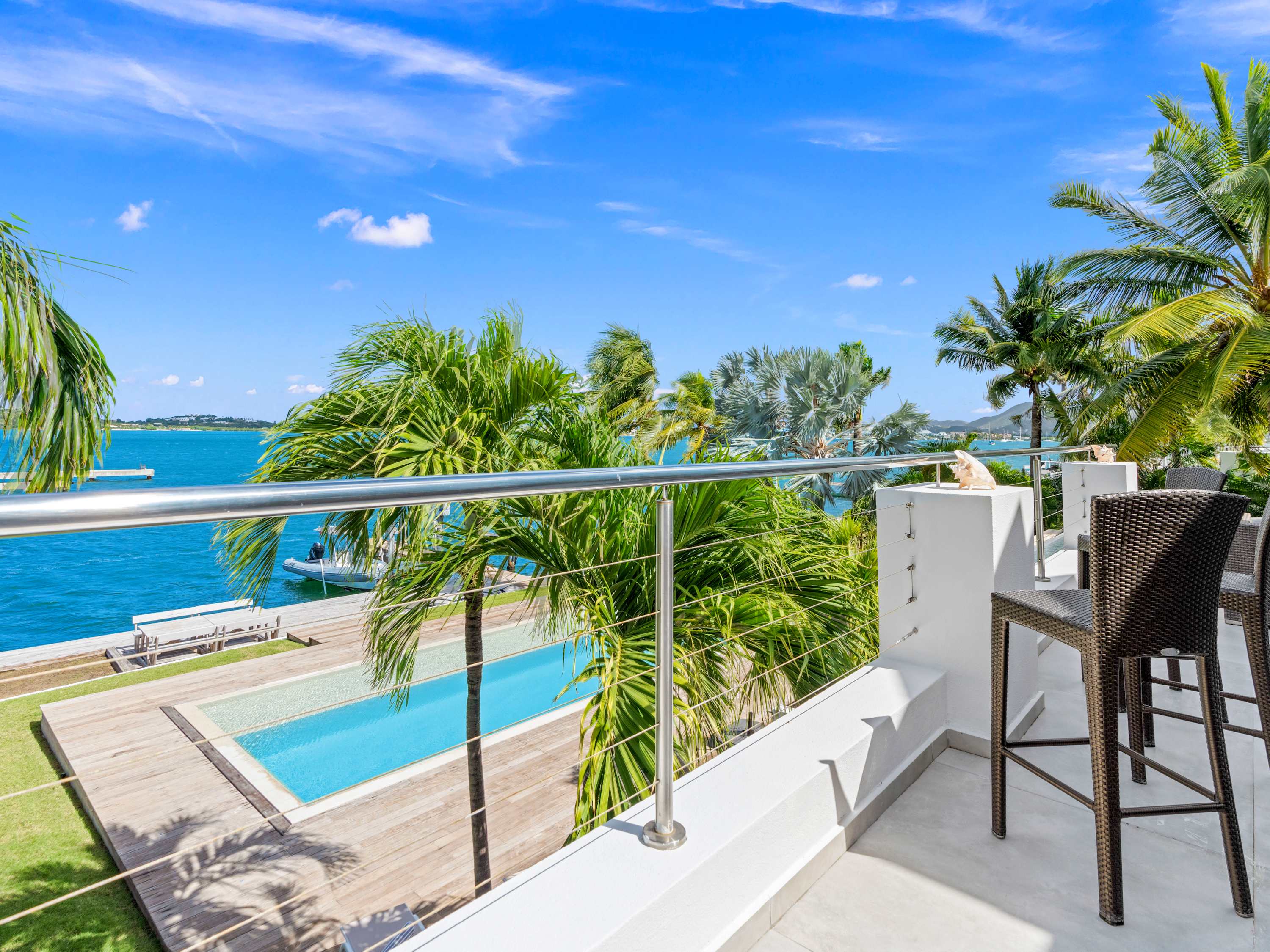 Abracadabra Estate, Beachfront Aqua Marina Villa with Private Pool and Boat Slip - Photo 13