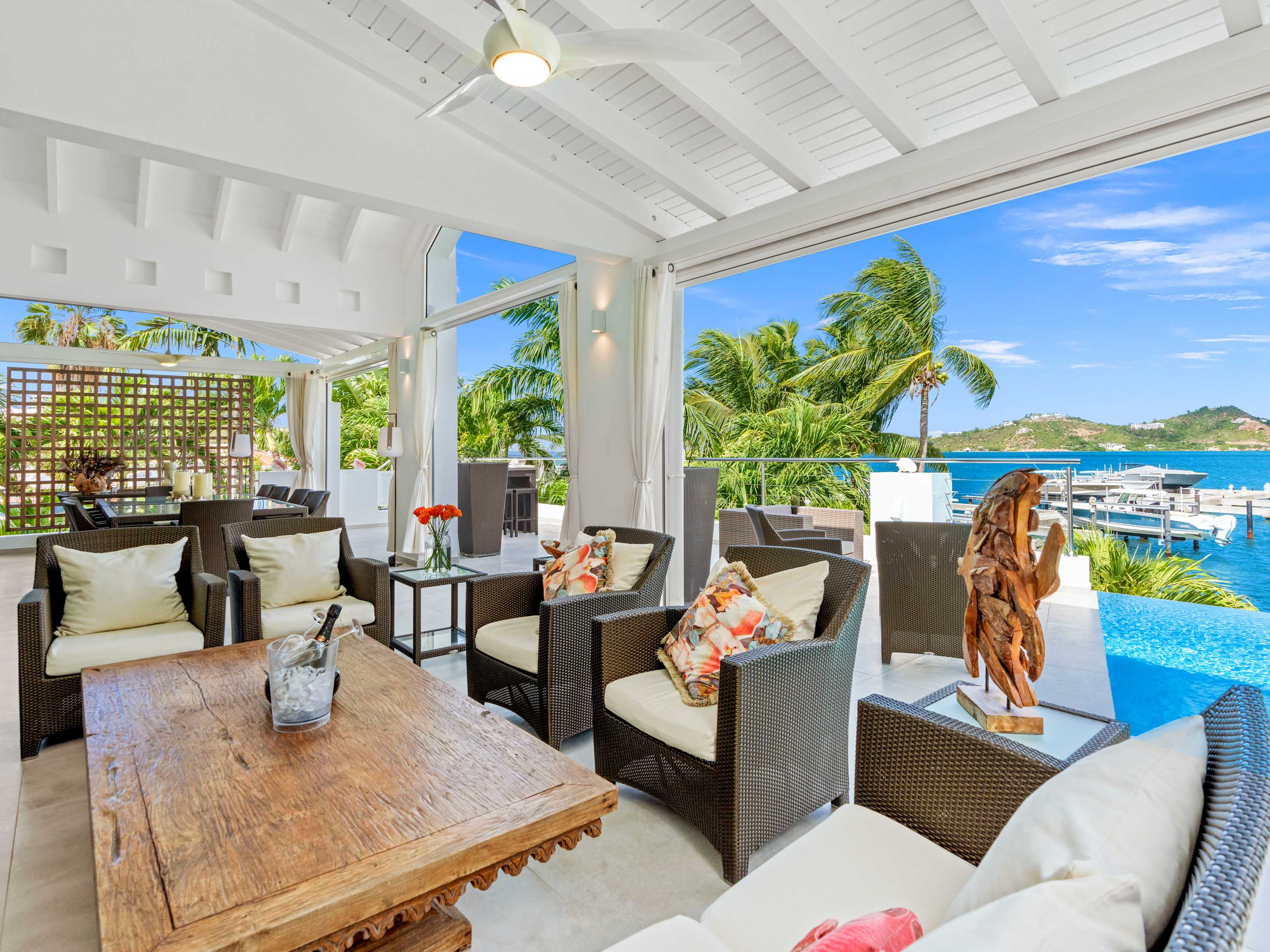 Abracadabra Estate, Beachfront Aqua Marina Villa with Private Pool and Boat Slip - Photo 16