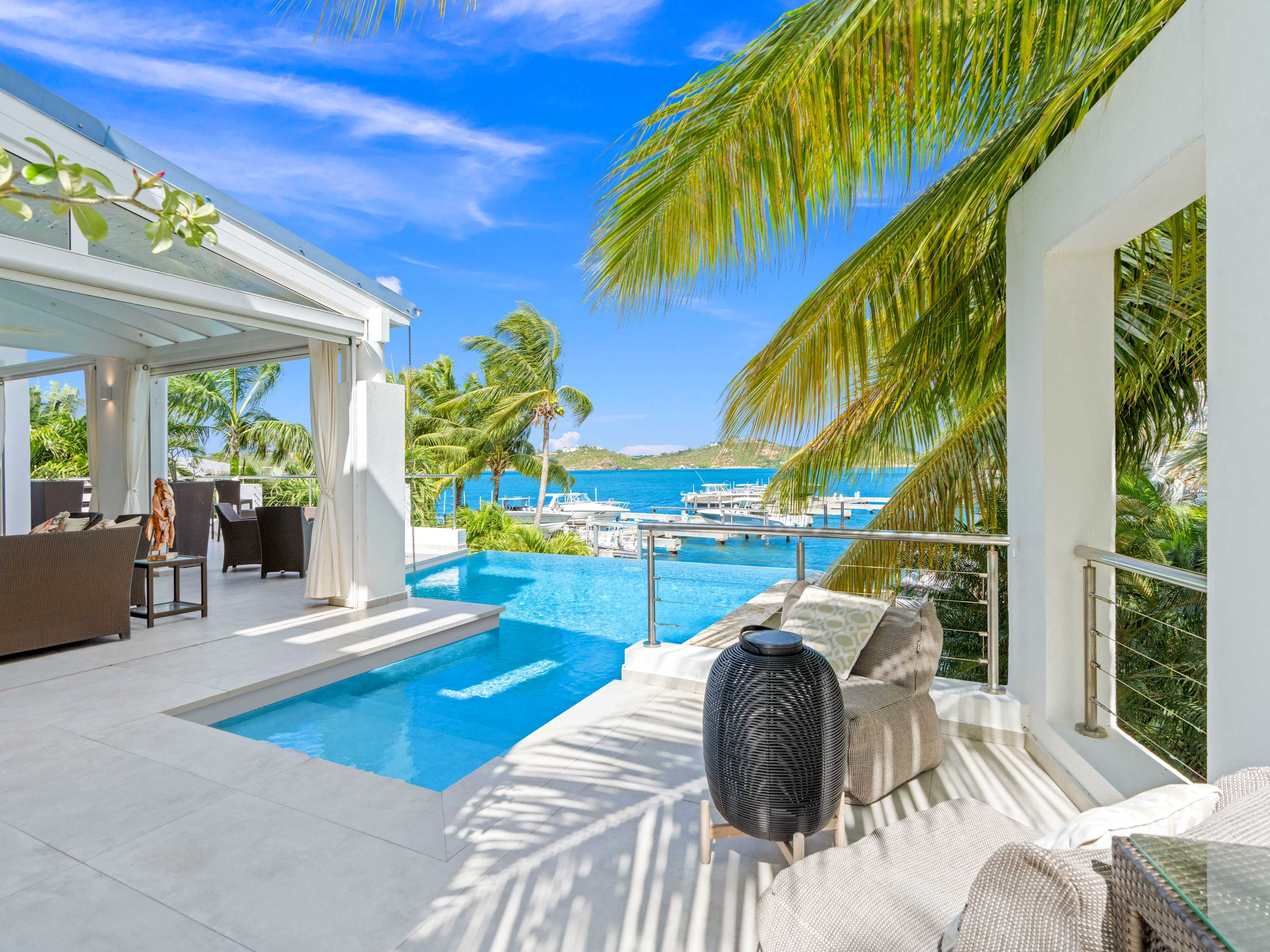Abracadabra Estate, Beachfront Aqua Marina Villa with Private Pool and Boat Slip - Photo 17
