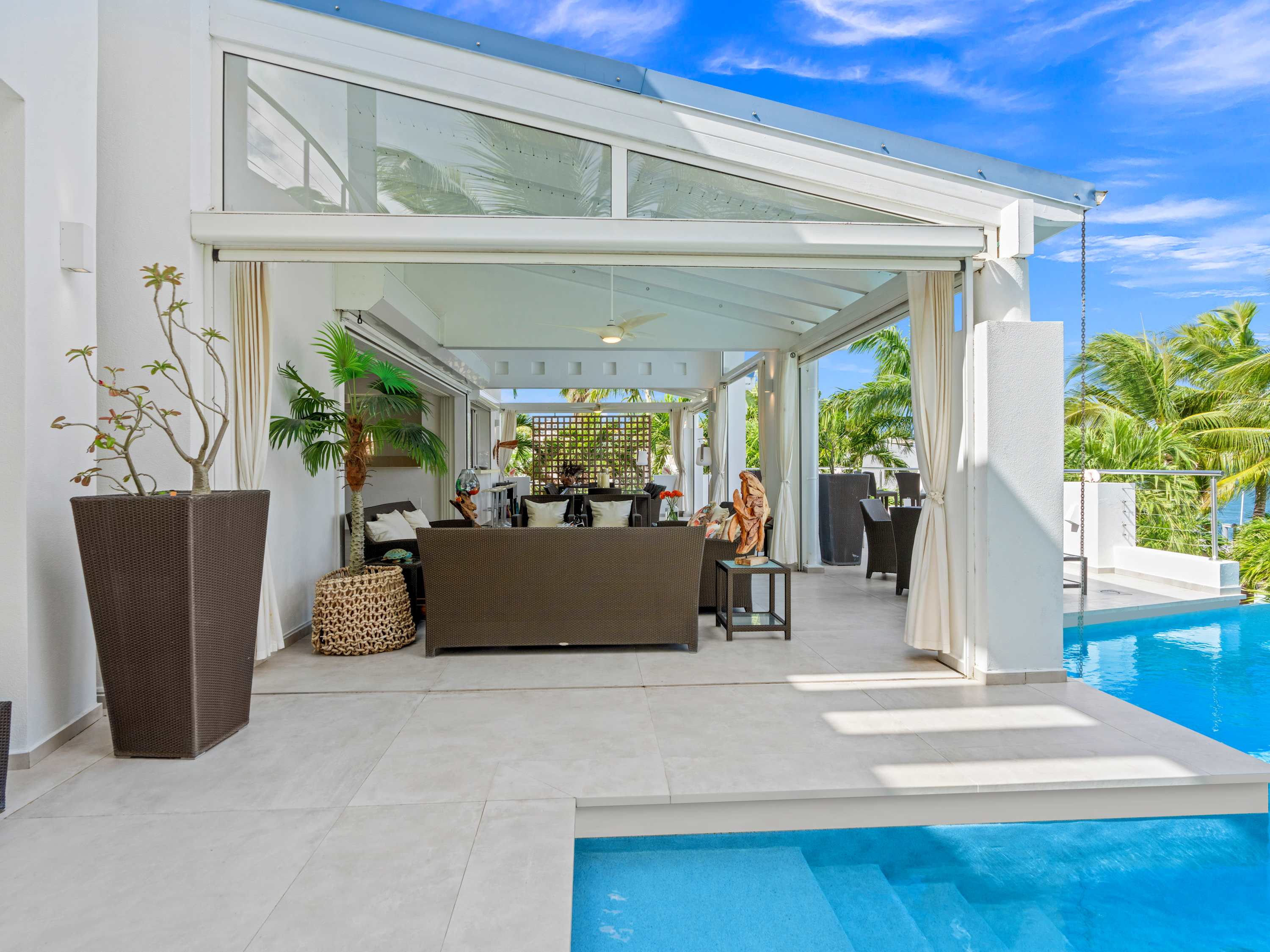 Abracadabra Estate, Beachfront Aqua Marina Villa with Private Pool and Boat Slip - Photo 18