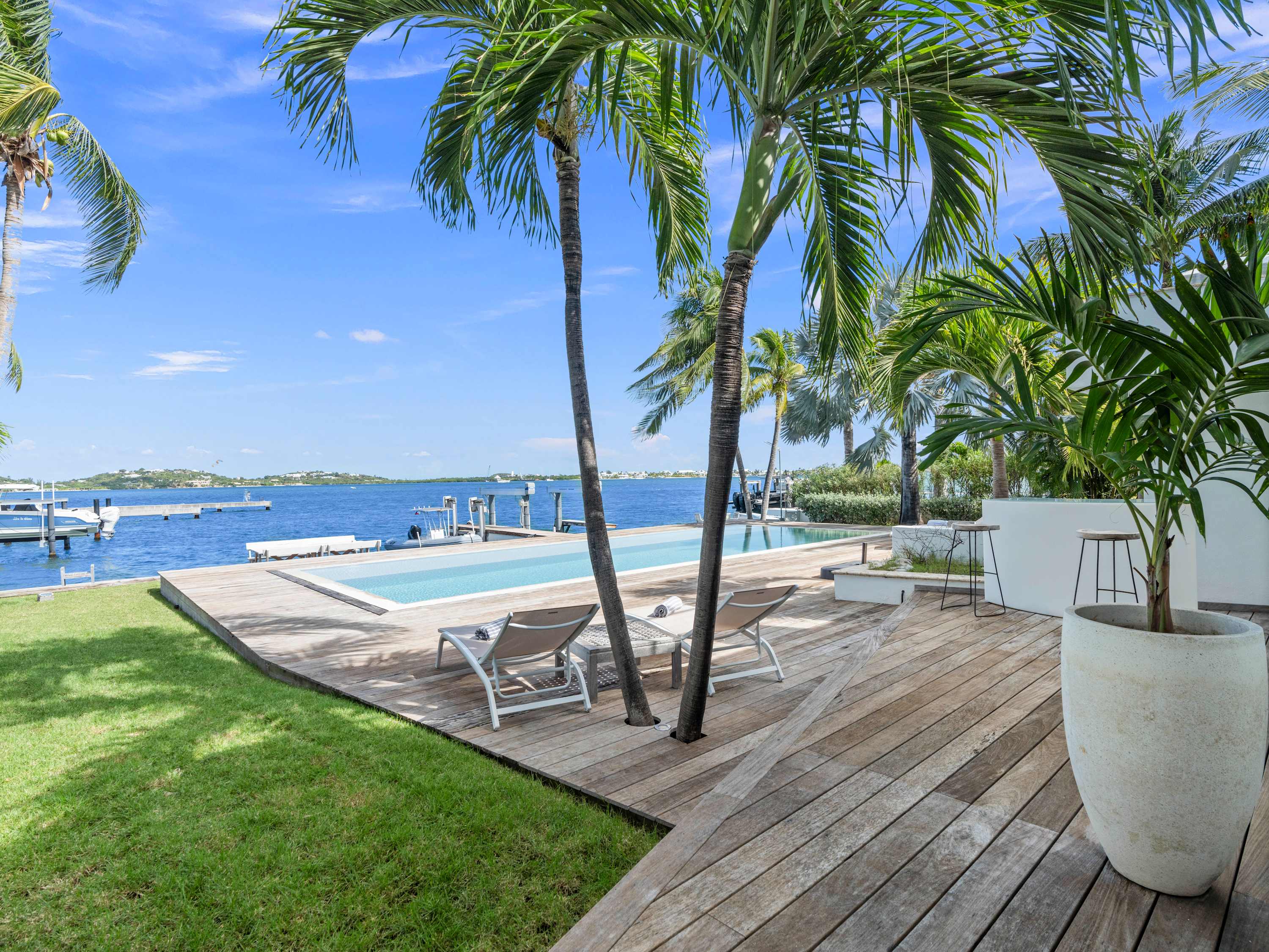 Abracadabra Estate, Beachfront Aqua Marina Villa with Private Pool and Boat Slip Gallery 1