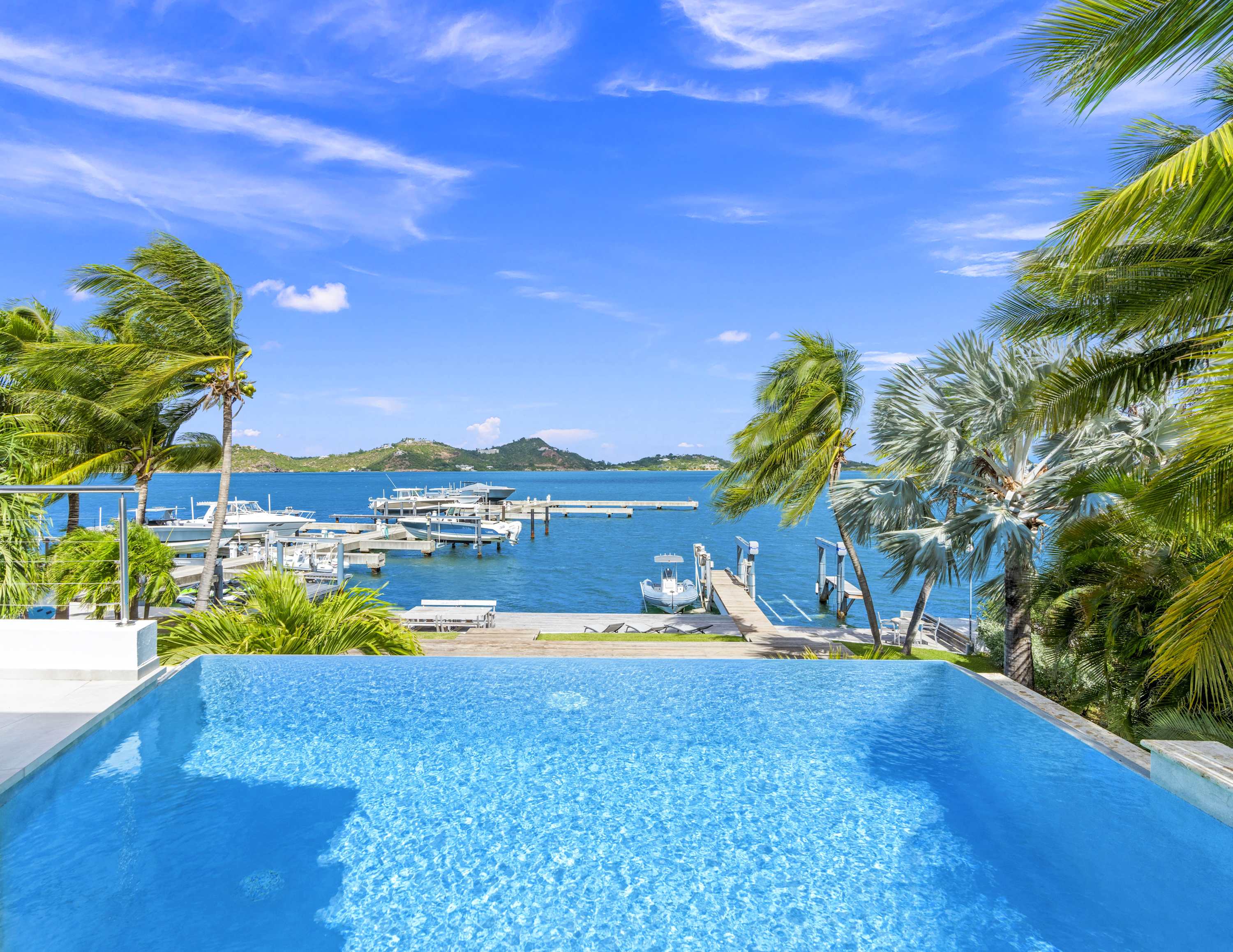 Abracadabra Estate, Beachfront Aqua Marina Villa with Private Pool and Boat Slip - Photo 20