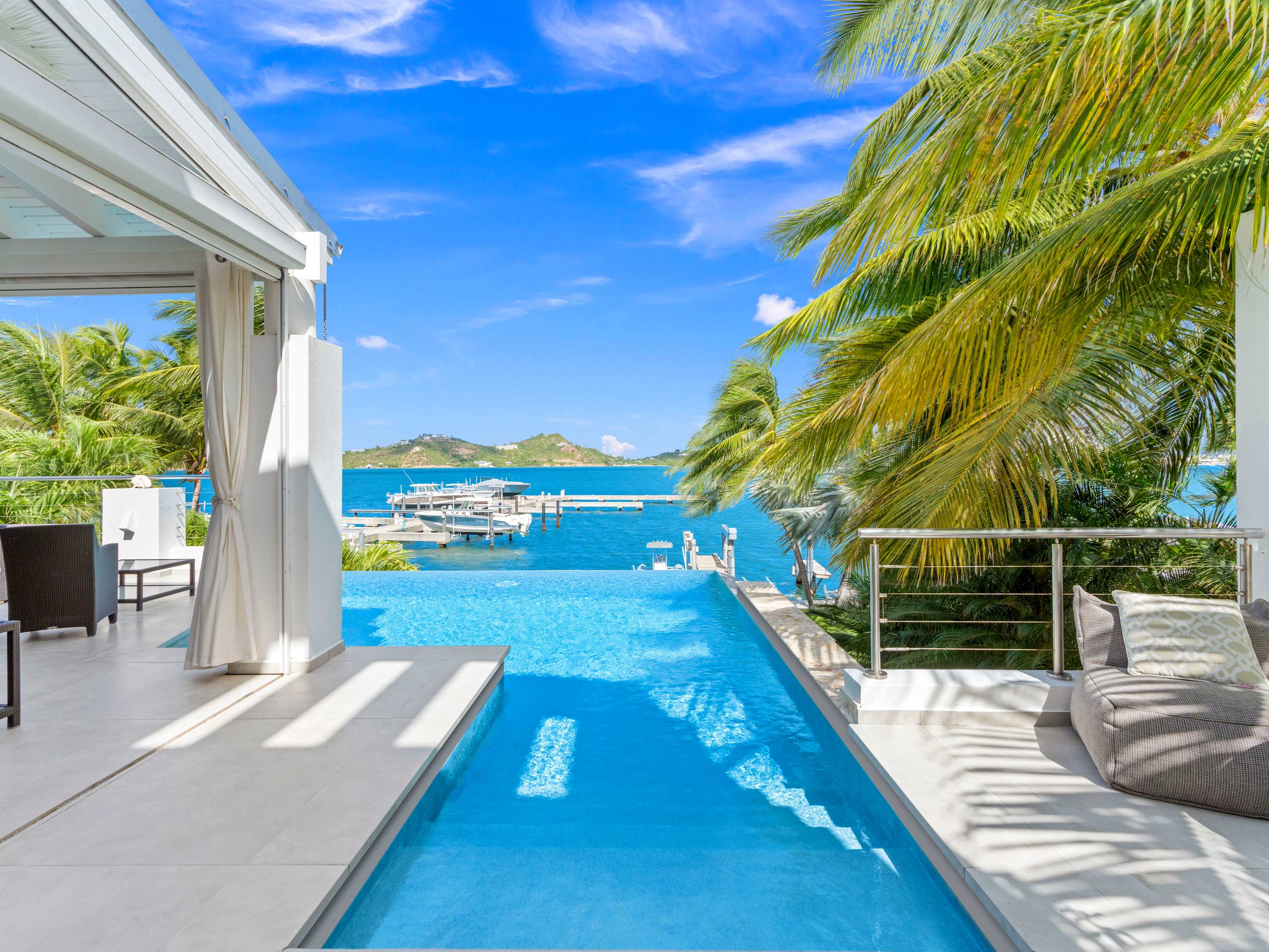 Abracadabra Estate, Beachfront Aqua Marina Villa with Private Pool and Boat Slip - Photo 21