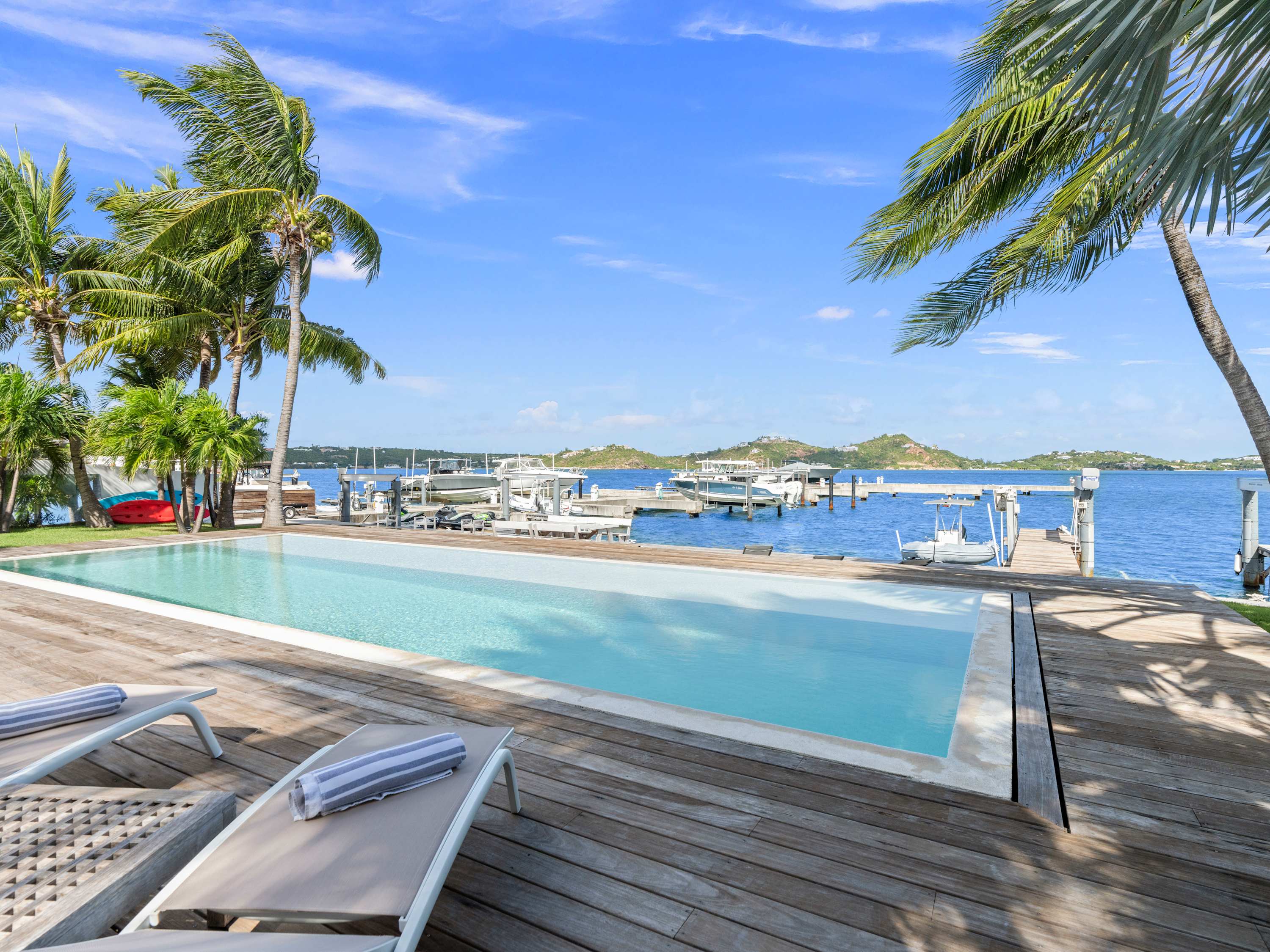Abracadabra Estate, Beachfront Aqua Marina Villa with Private Pool and Boat Slip Gallery 2
