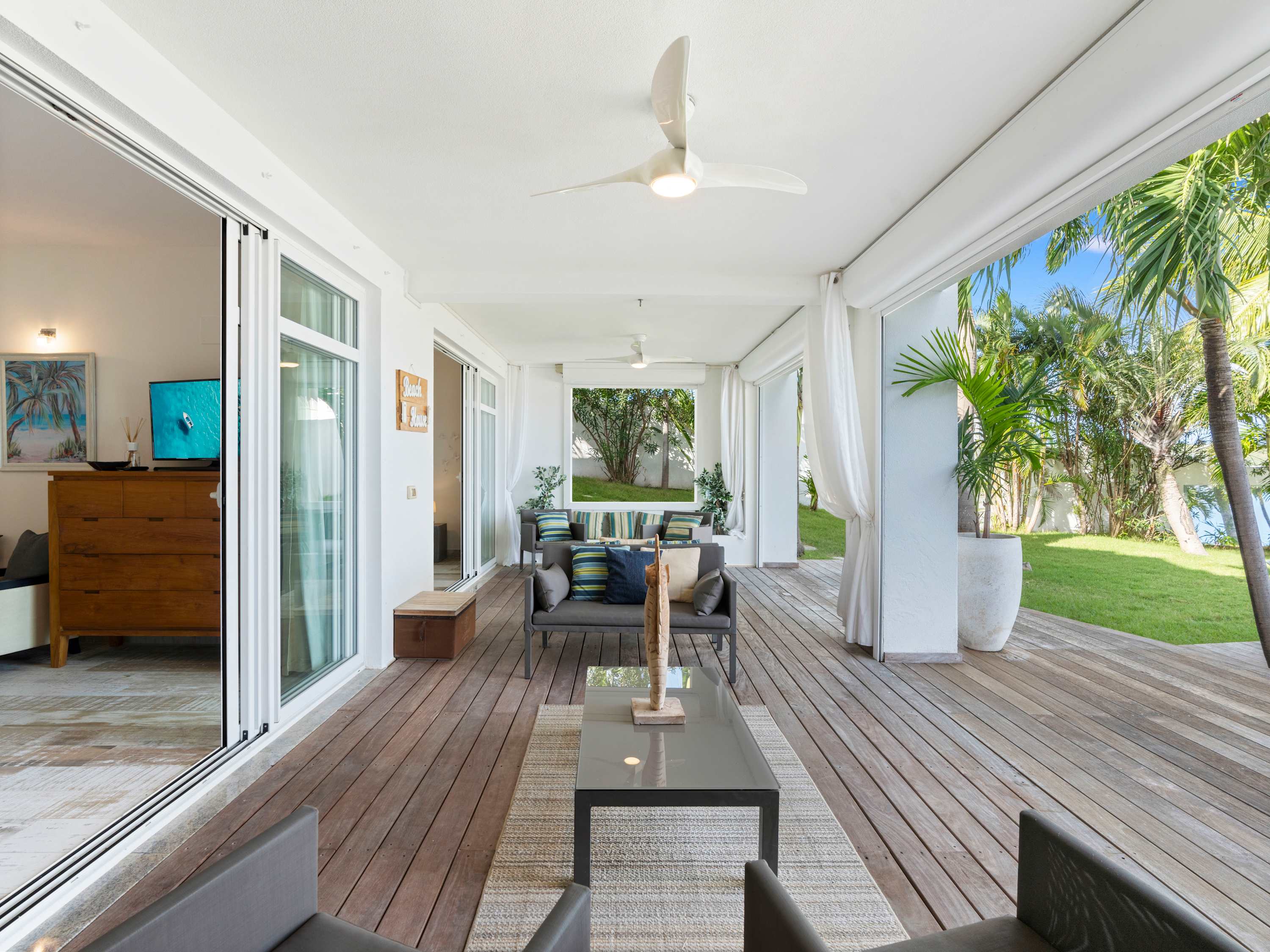 Abracadabra Estate, Beachfront Aqua Marina Villa with Private Pool and Boat Slip - Photo 34