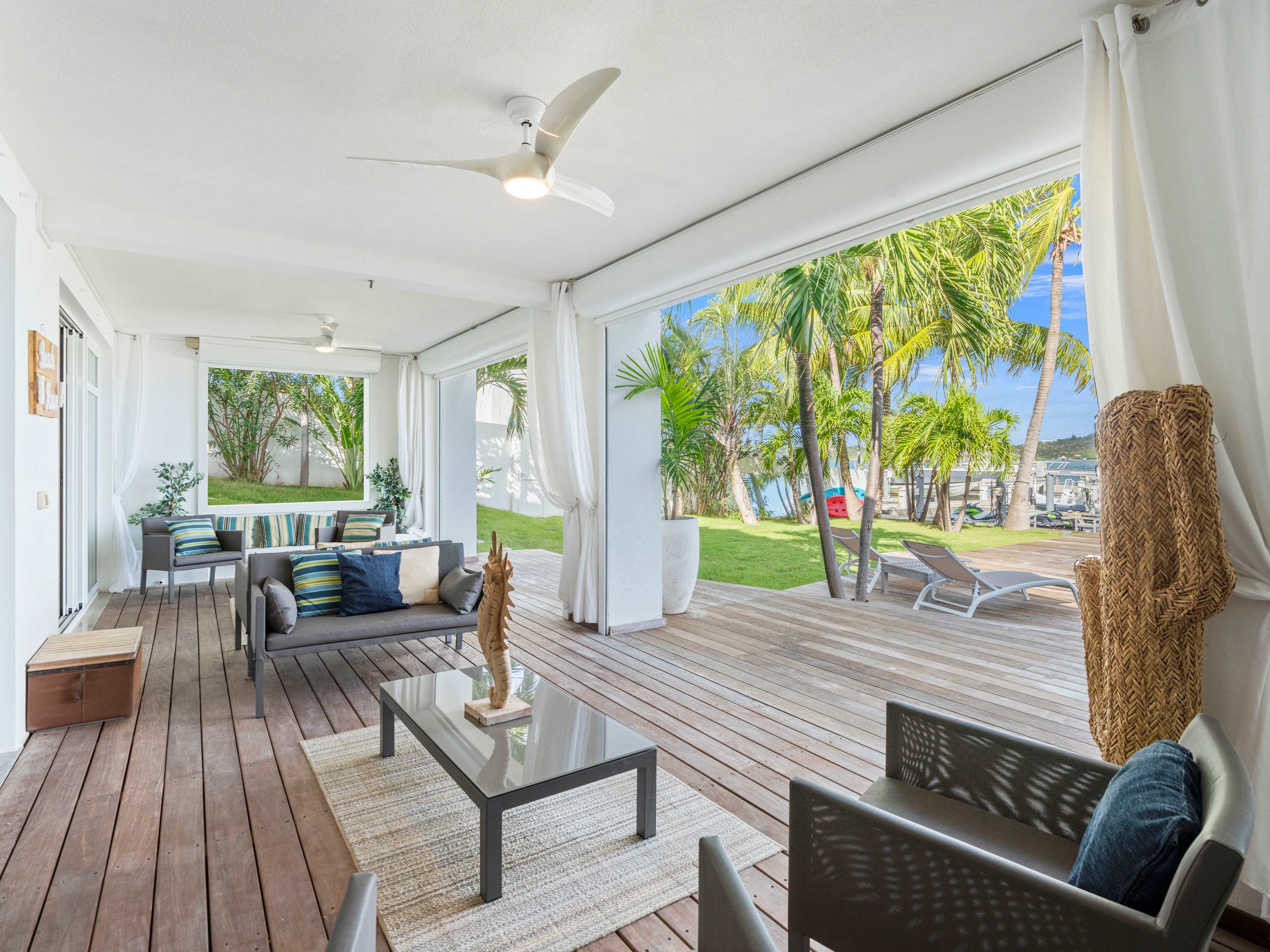 Abracadabra Estate, Beachfront Aqua Marina Villa with Private Pool and Boat Slip - Photo 35