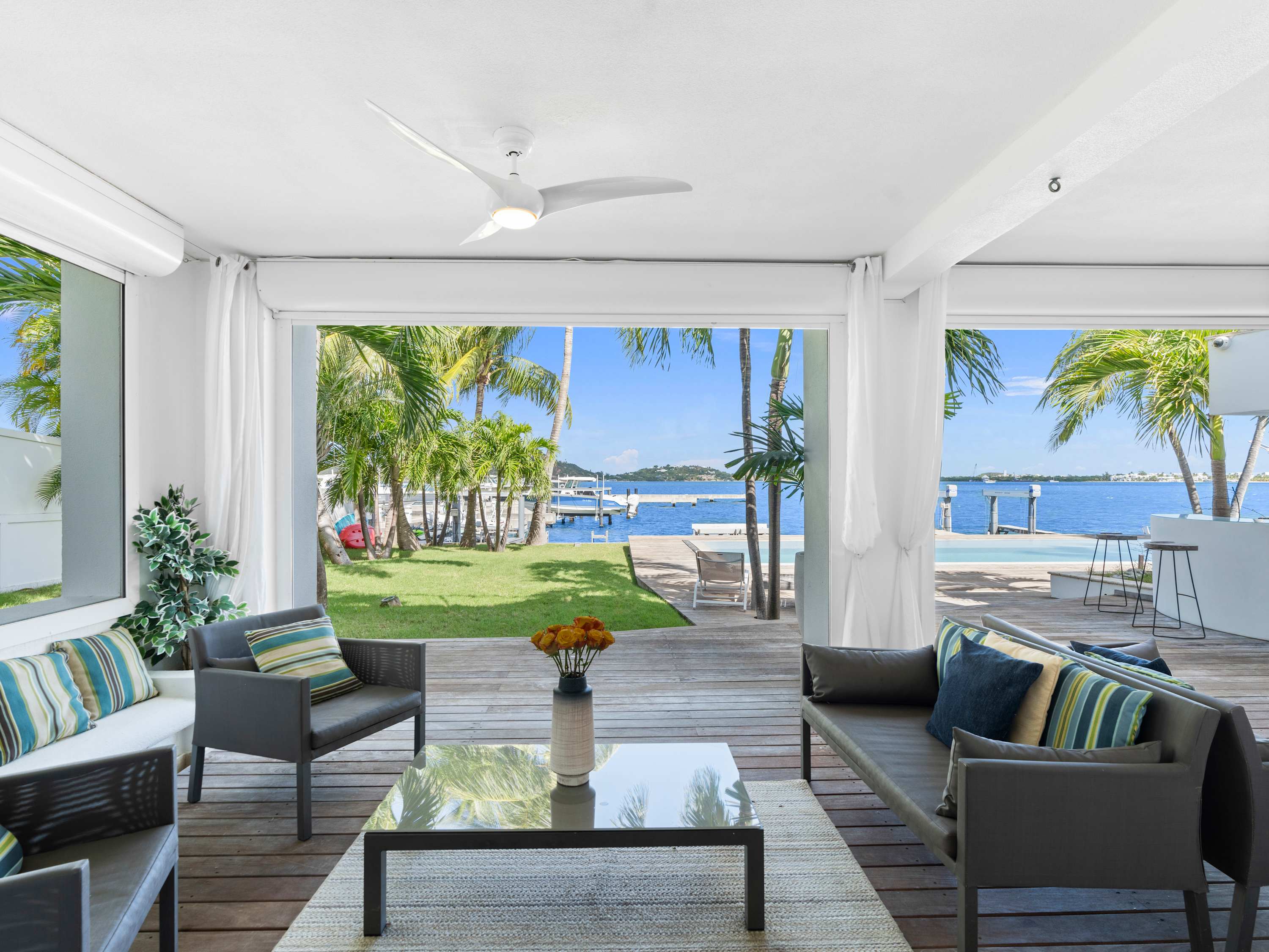 Abracadabra Estate, Beachfront Aqua Marina Villa with Private Pool and Boat Slip - Photo 37