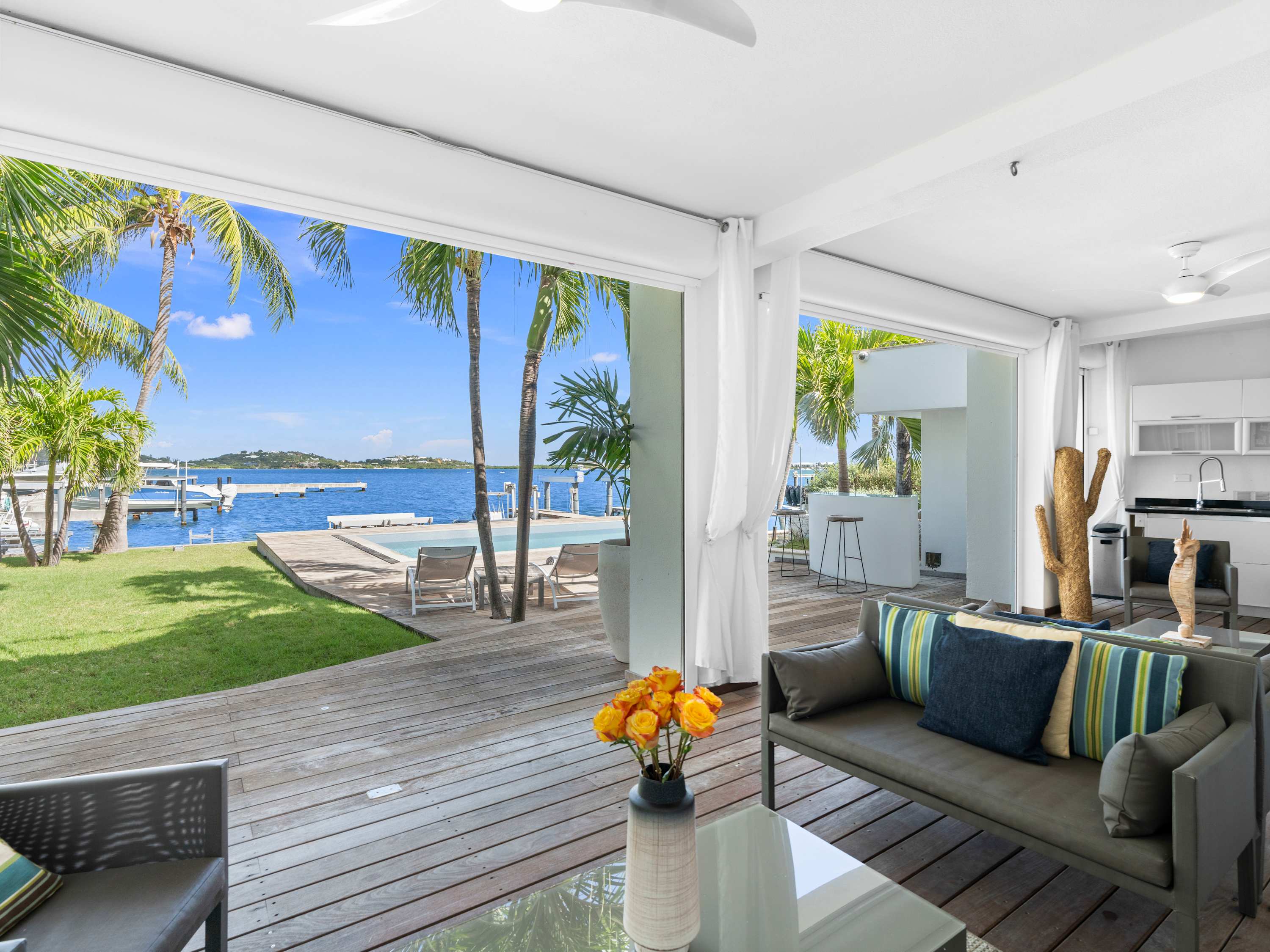 Abracadabra Estate, Beachfront Aqua Marina Villa with Private Pool and Boat Slip - Photo 38