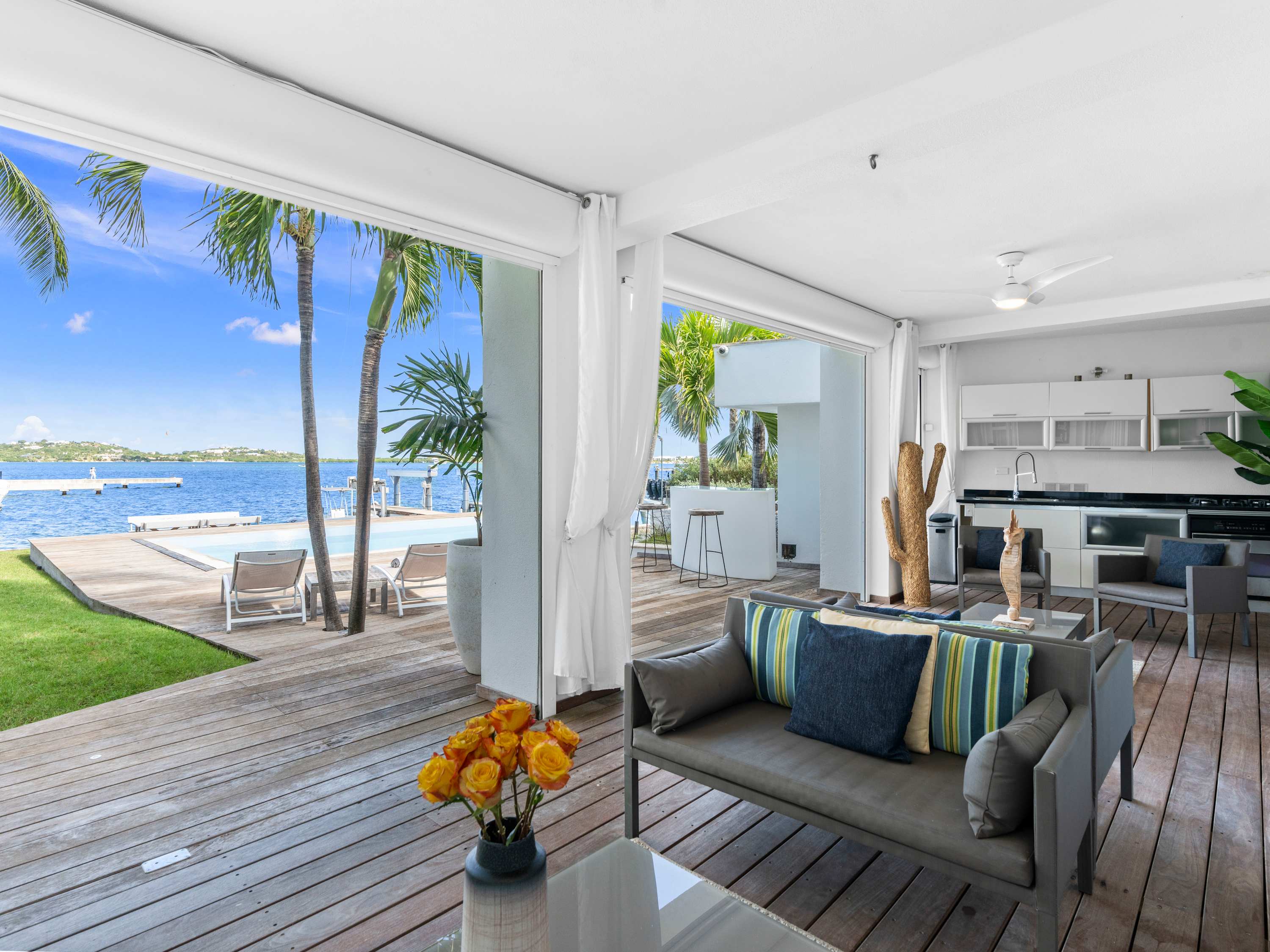 Abracadabra Estate, Beachfront Aqua Marina Villa with Private Pool and Boat Slip - Photo 39
