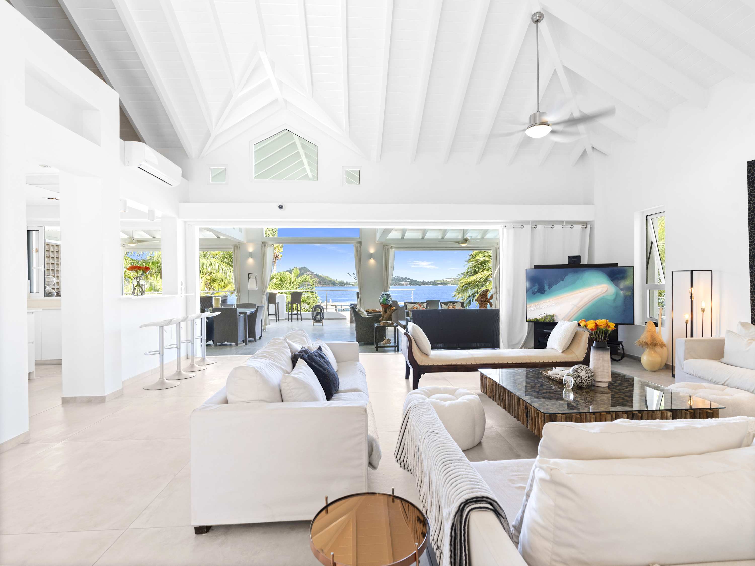 Abracadabra Estate, Beachfront Aqua Marina Villa with Private Pool and Boat Slip Gallery 3