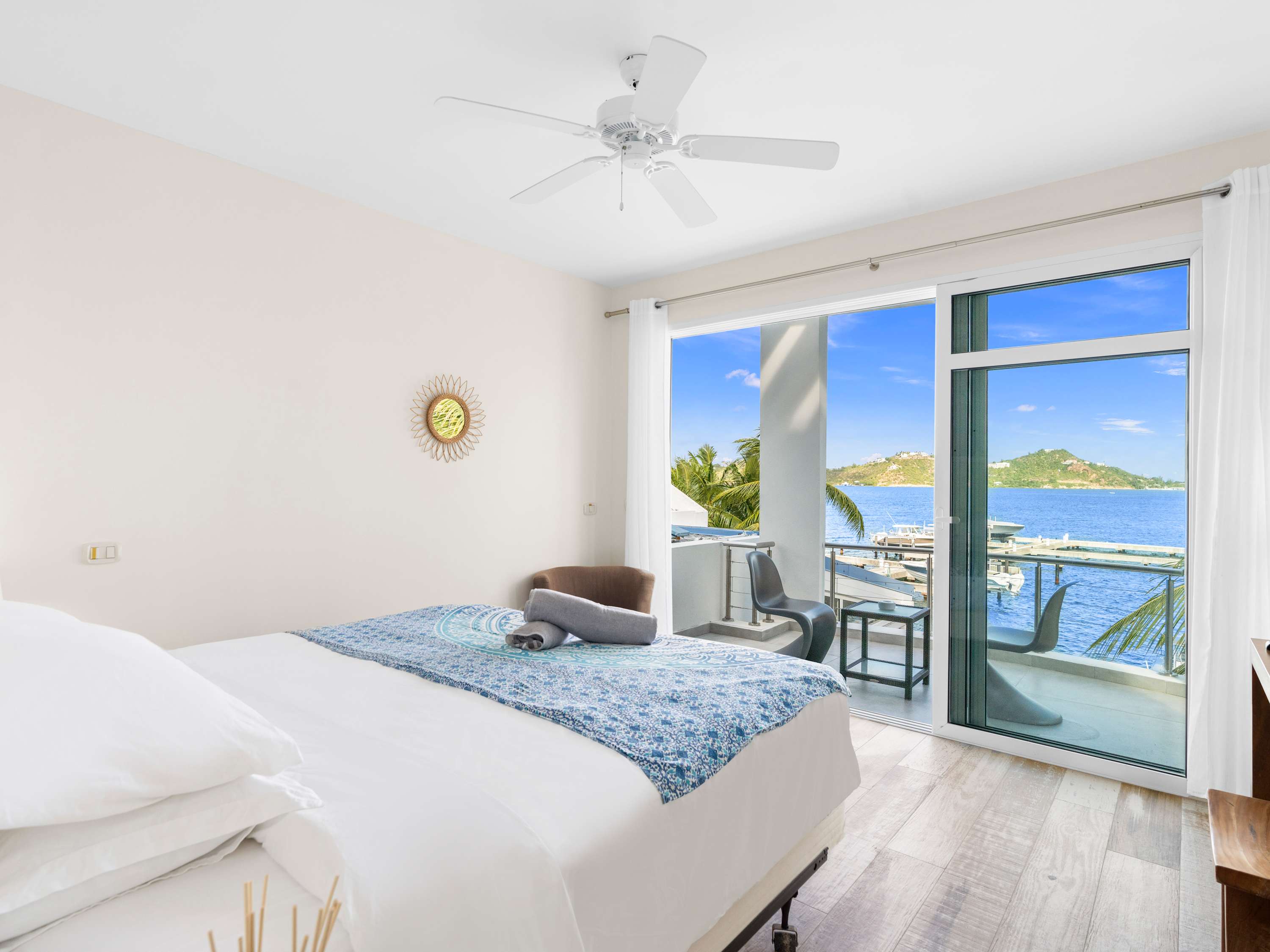 Abracadabra Estate, Beachfront Aqua Marina Villa with Private Pool and Boat Slip - Photo 40
