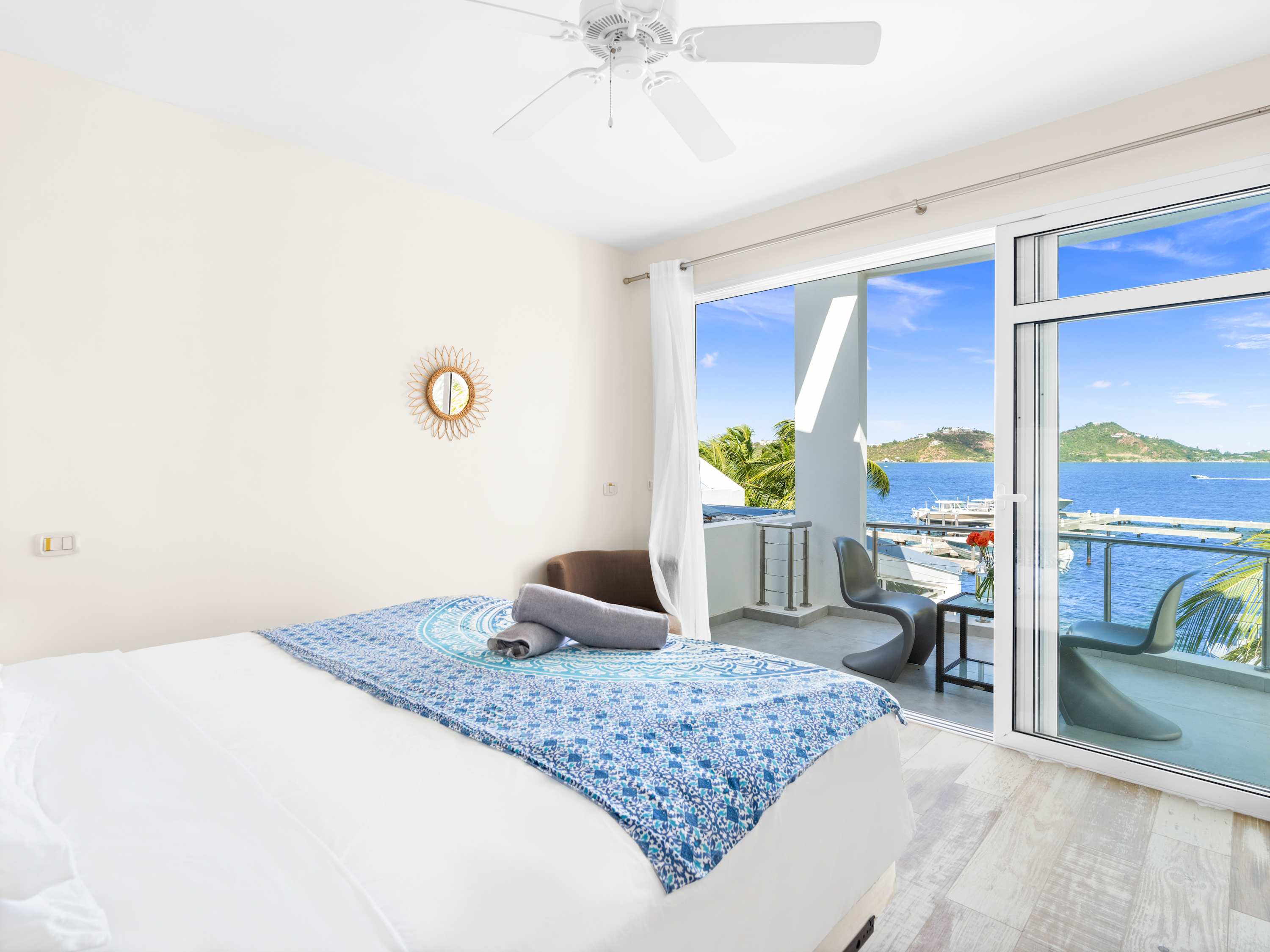 Abracadabra Estate, Beachfront Aqua Marina Villa with Private Pool and Boat Slip - Photo 45