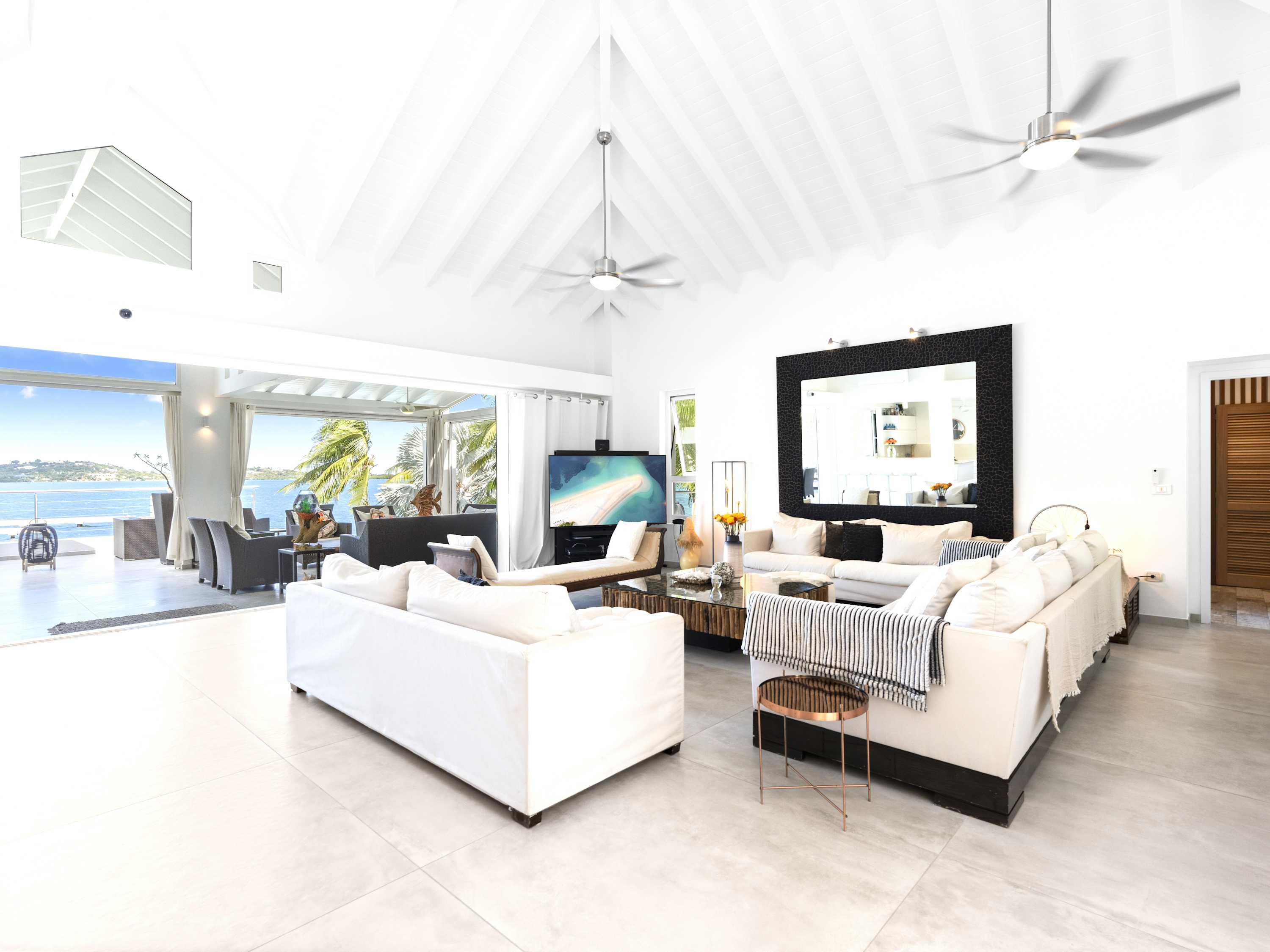 Abracadabra Estate, Beachfront Aqua Marina Villa with Private Pool and Boat Slip - Photo 5