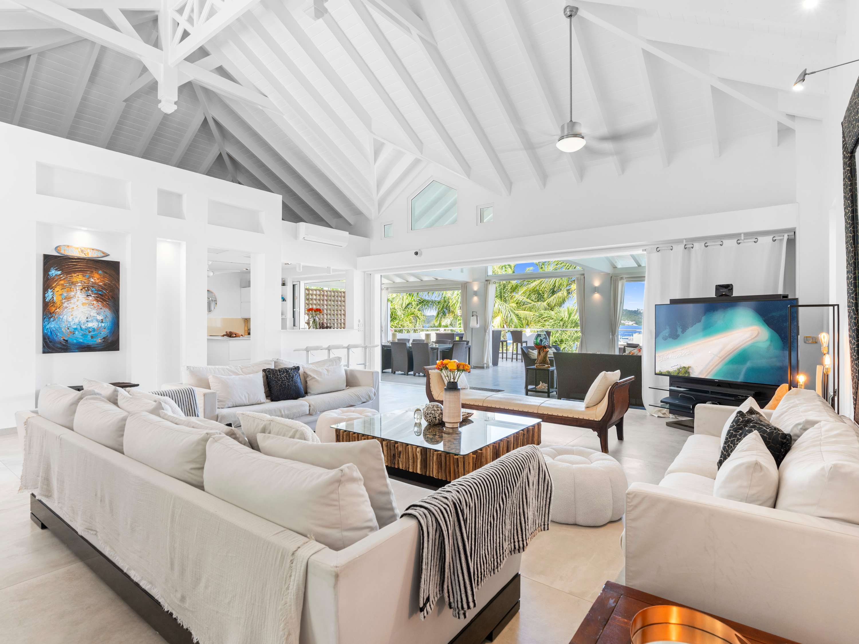 Abracadabra Estate, Beachfront Aqua Marina Villa with Private Pool and Boat Slip - Photo 6