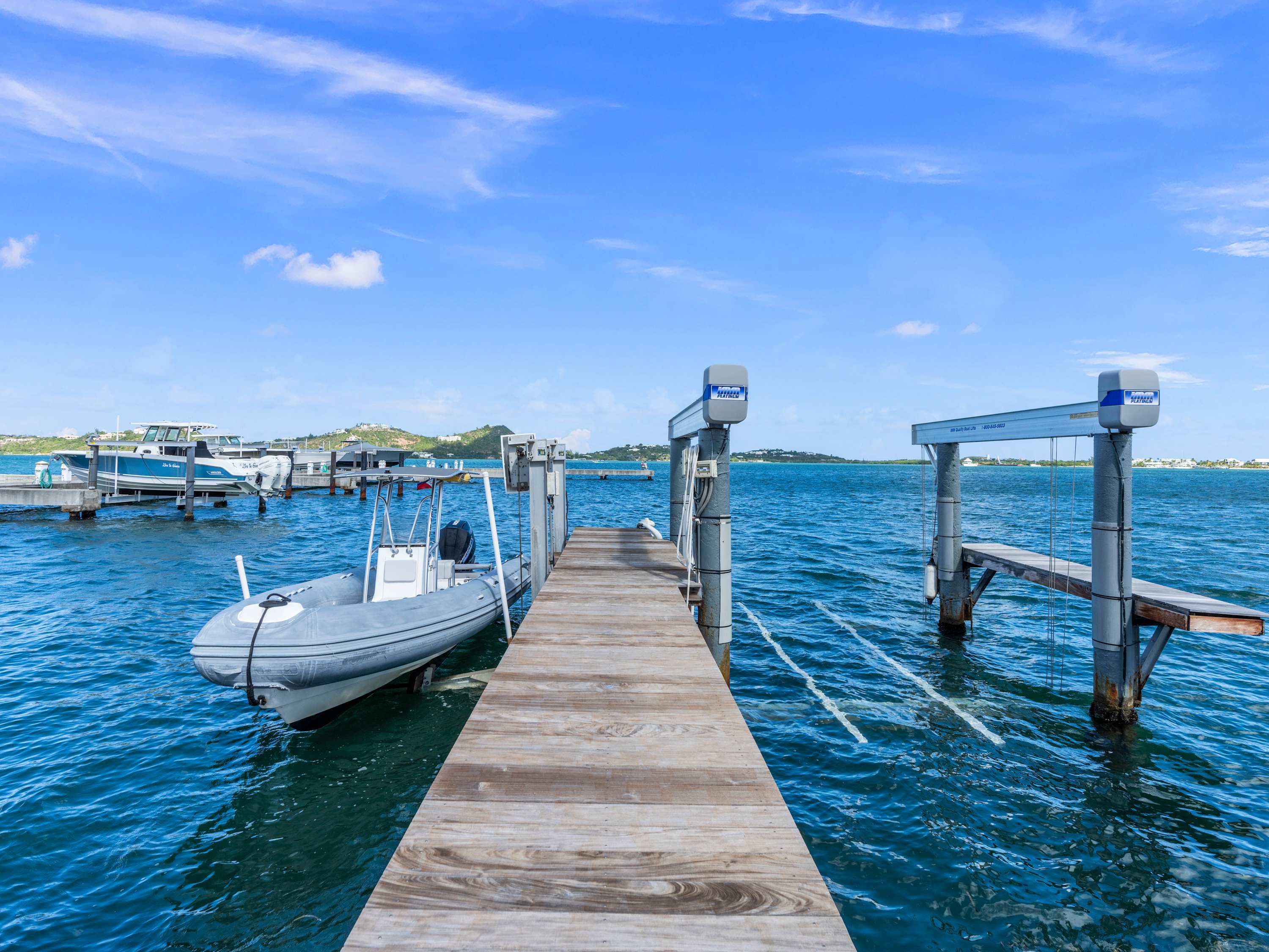 Abracadabra Estate, Beachfront Aqua Marina Villa with Private Pool and Boat Slip - Photo 65