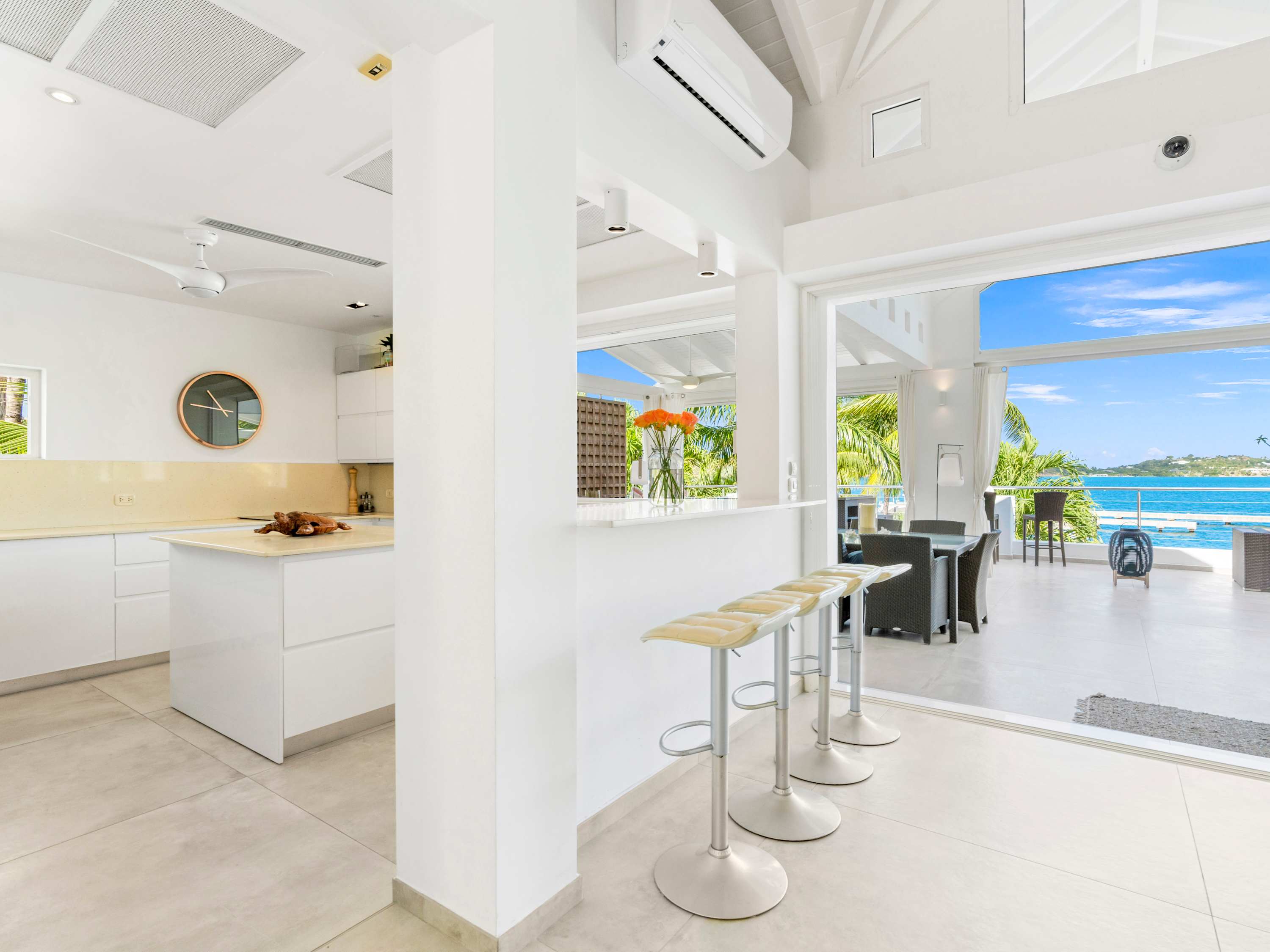 Abracadabra Estate, Beachfront Aqua Marina Villa with Private Pool and Boat Slip - Photo 8