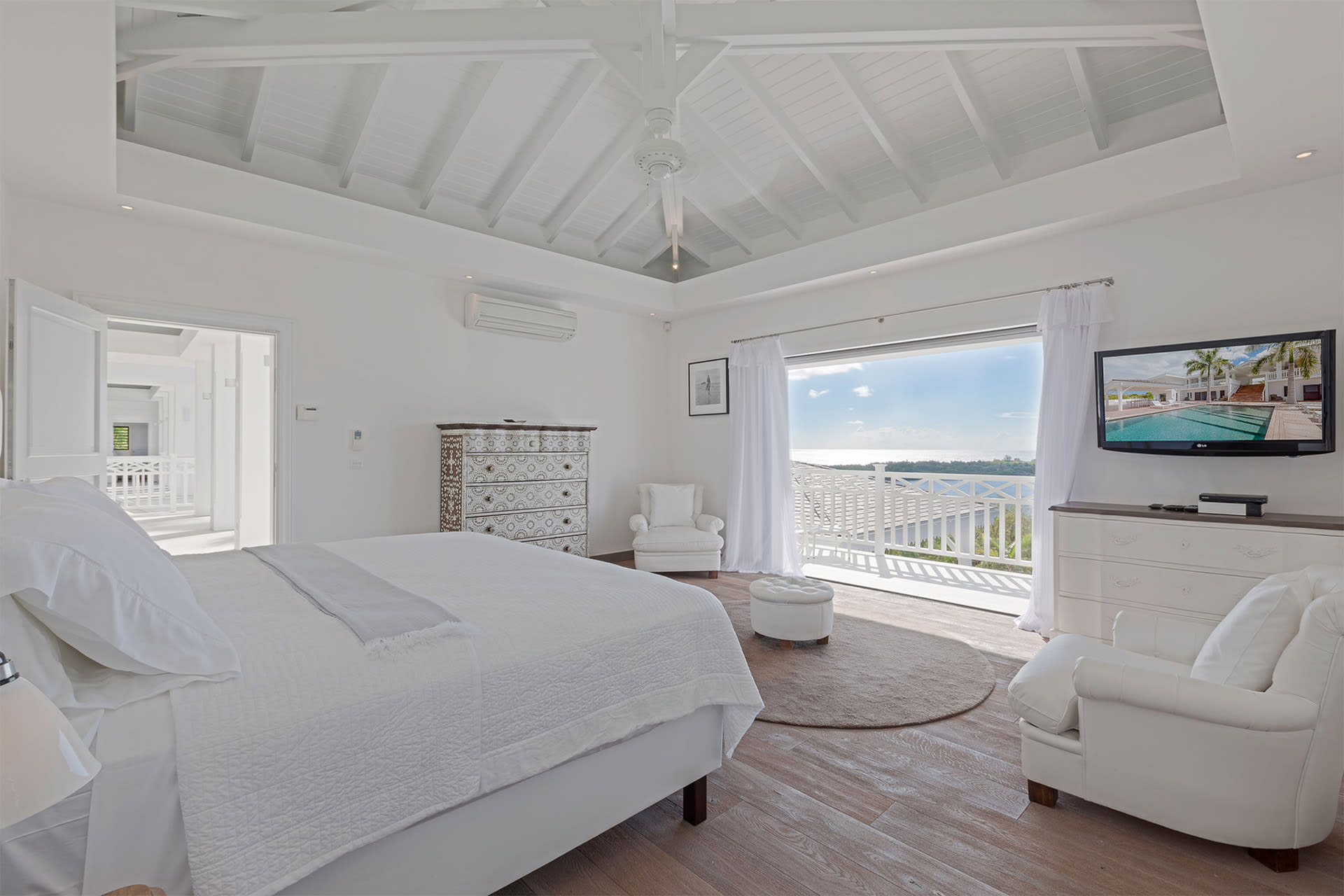 Villa Always, Sunset Views and Contemporary Calm in Terres Basses - Photo 23