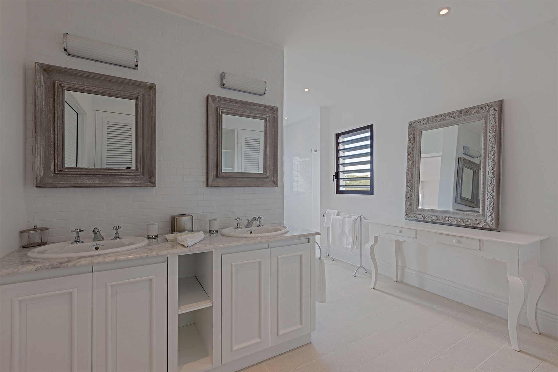 Villa Always, Sunset Views and Contemporary Calm in Terres Basses - Photo 35