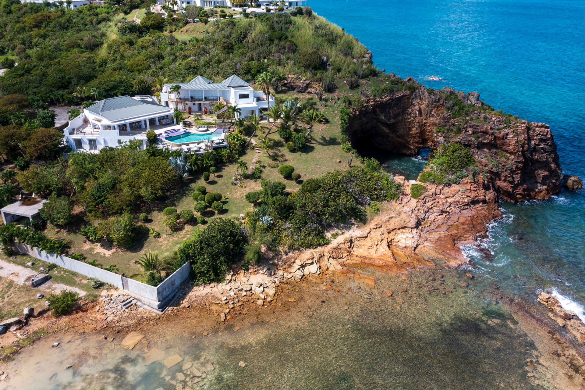 Villa Amethyst, Cliffside Calm on Pointe du Bluffe Main View