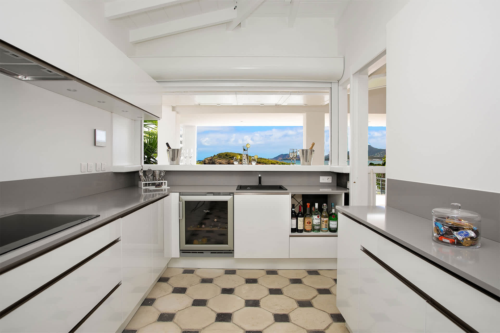 Villa Amethyst, Cliffside Calm on Pointe du Bluffe - Photo 14