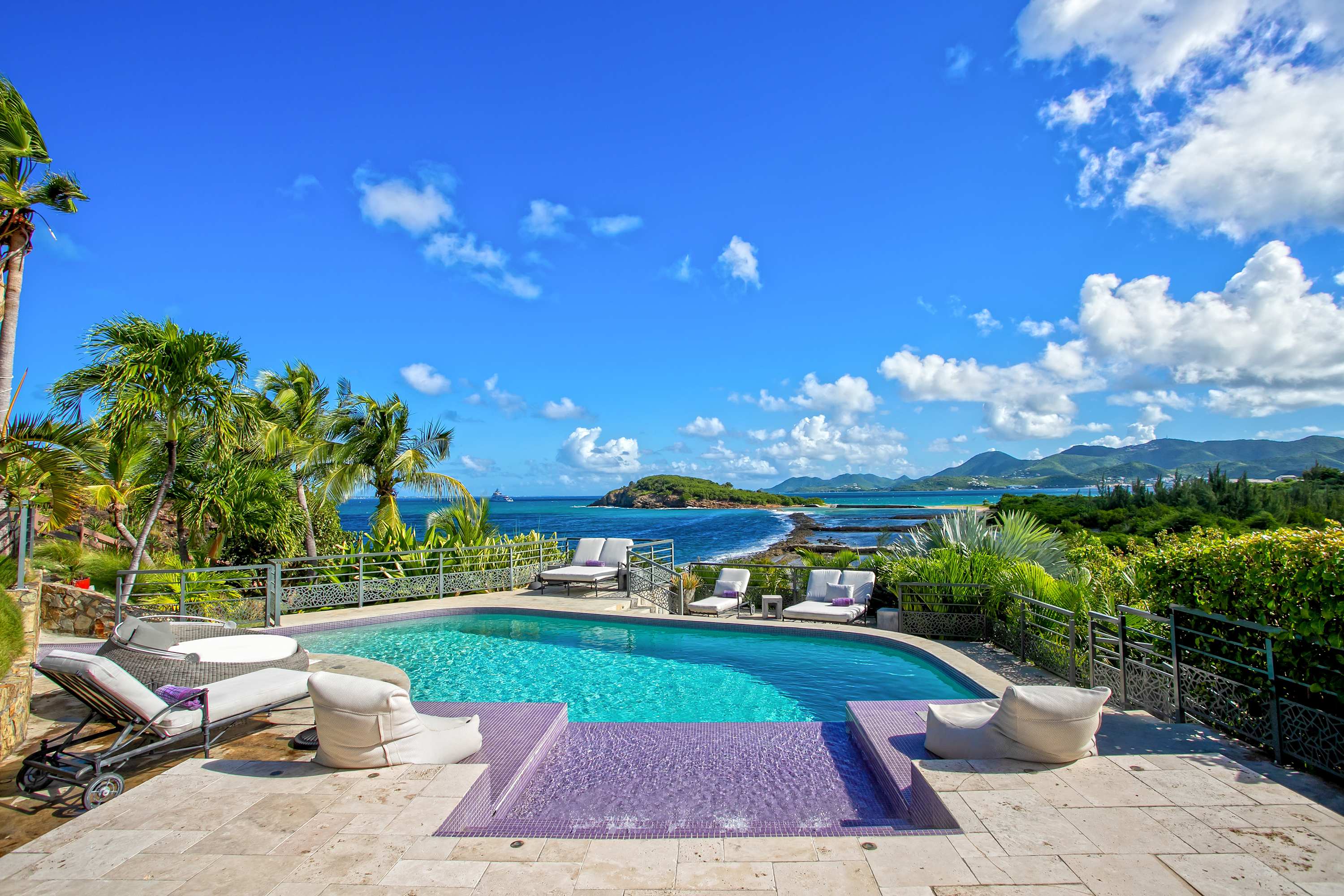 Villa Amethyst, Cliffside Calm on Pointe du Bluffe Gallery 2