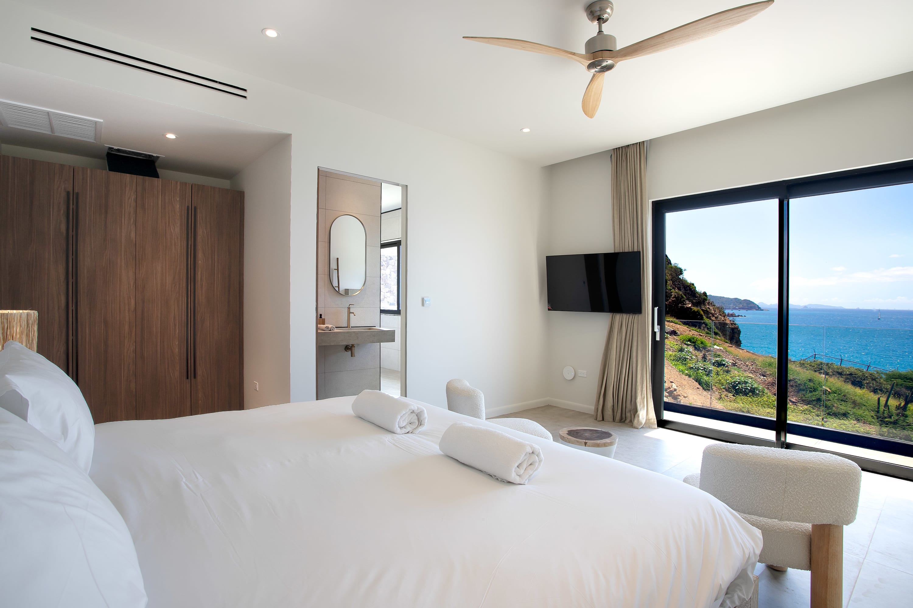 Villa Aqua Vista, a Six Bedroom Beachfront Villa in Indigo Bay - Photo 10