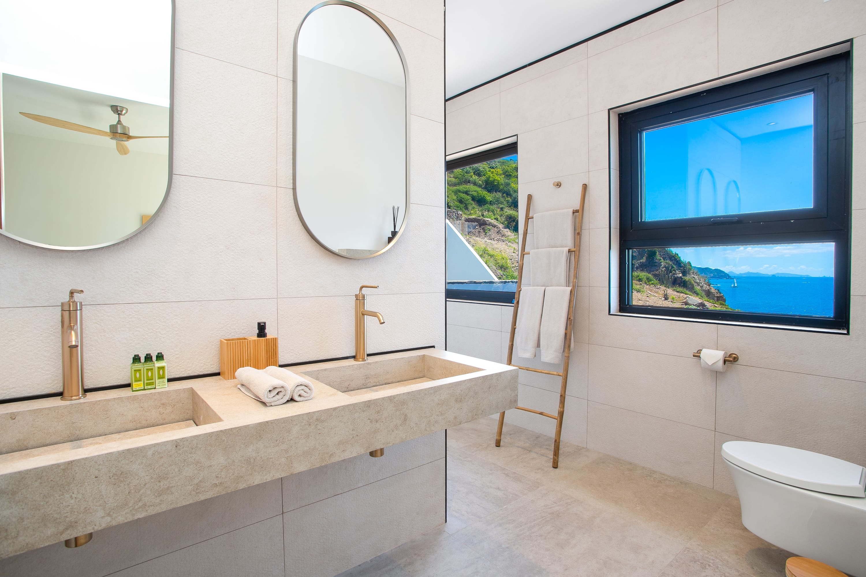 Villa Aqua Vista, a Six Bedroom Beachfront Villa in Indigo Bay - Photo 11