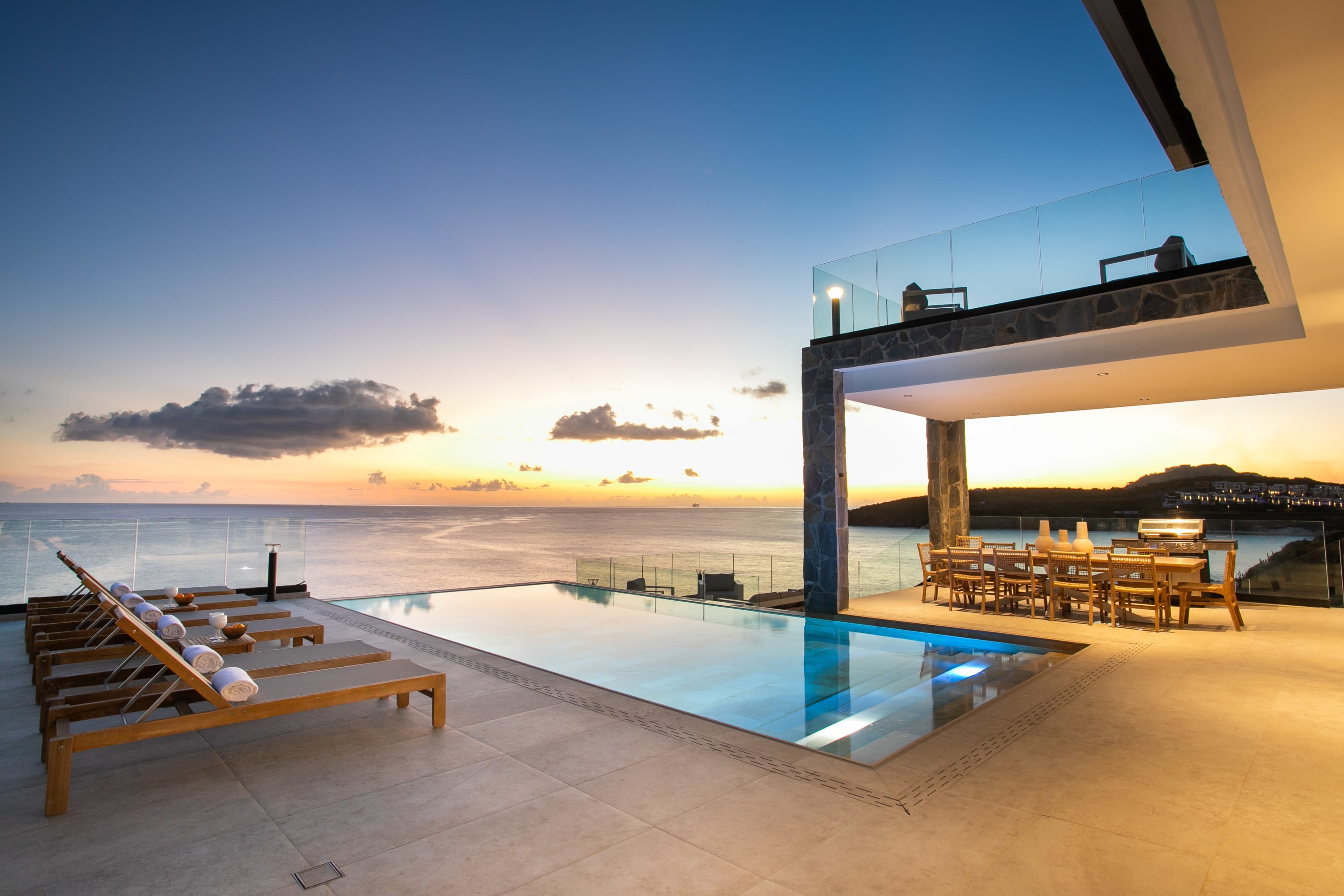 Villa Aqua Vista, a Six Bedroom Beachfront Villa in Indigo Bay Gallery 1