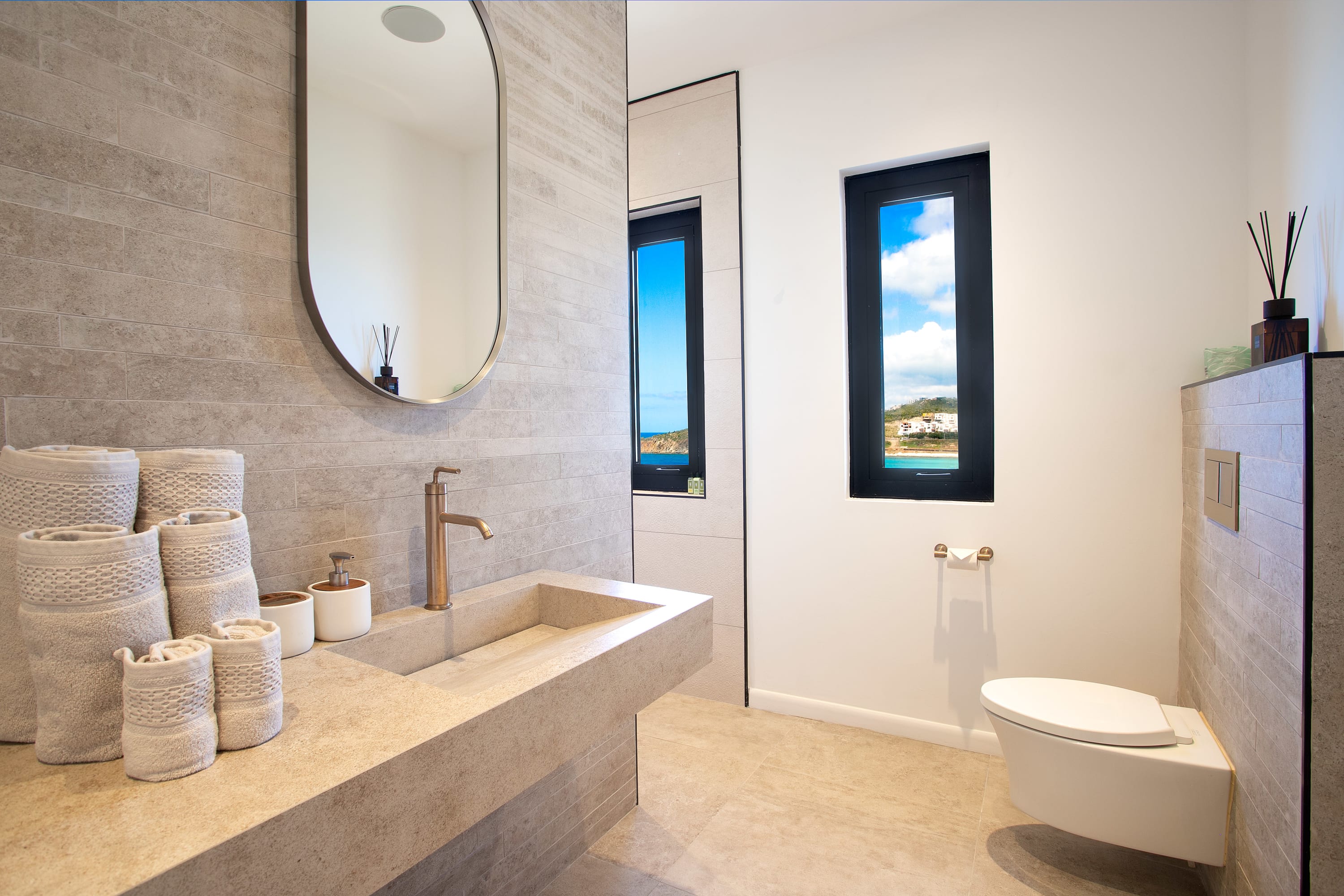 Villa Aqua Vista, a Six Bedroom Beachfront Villa in Indigo Bay - Photo 8