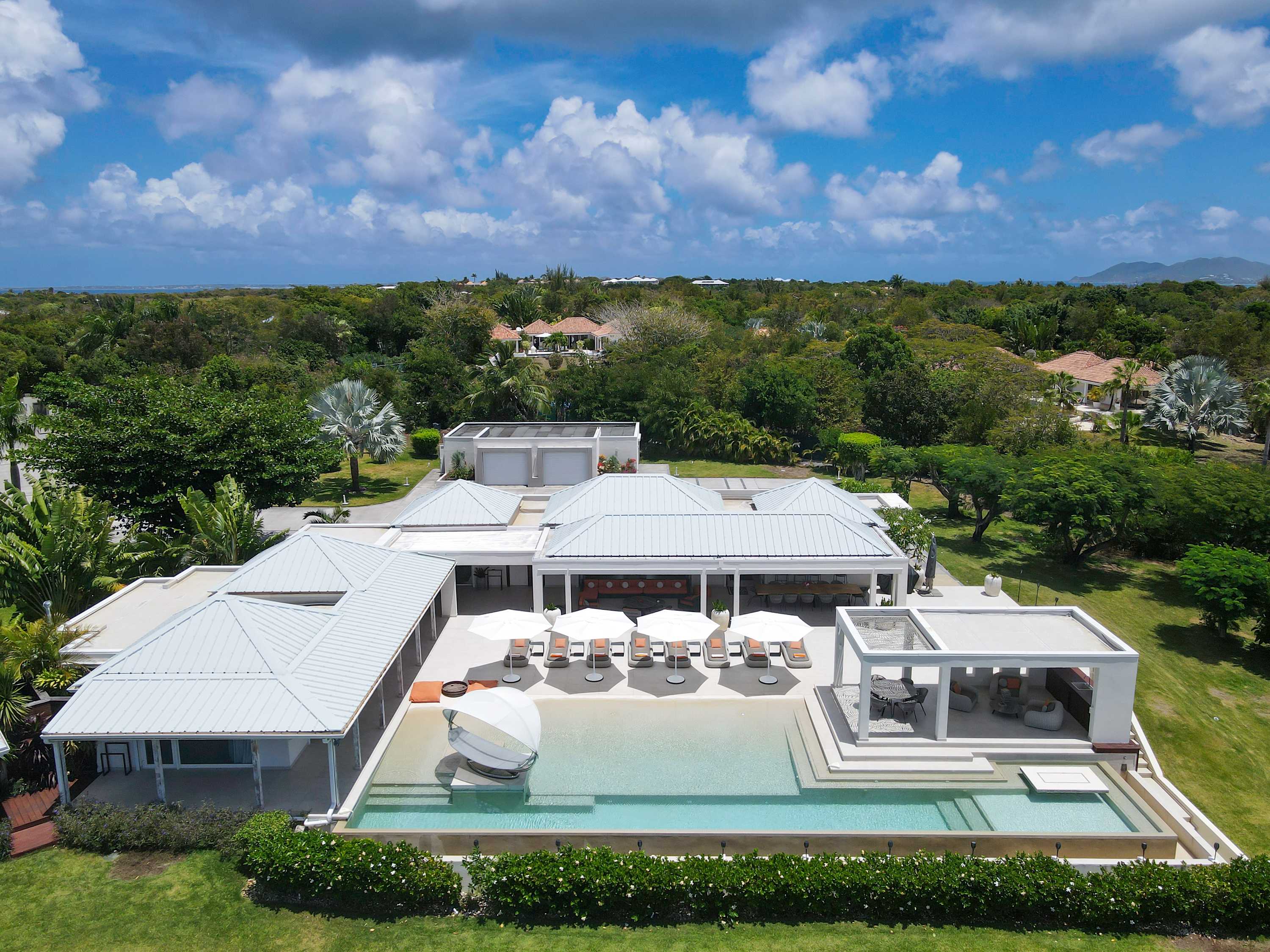 Villa Avanti, Terres Basses Ocean-View Estate with Heated Pool and Cinema Room - Photo 11