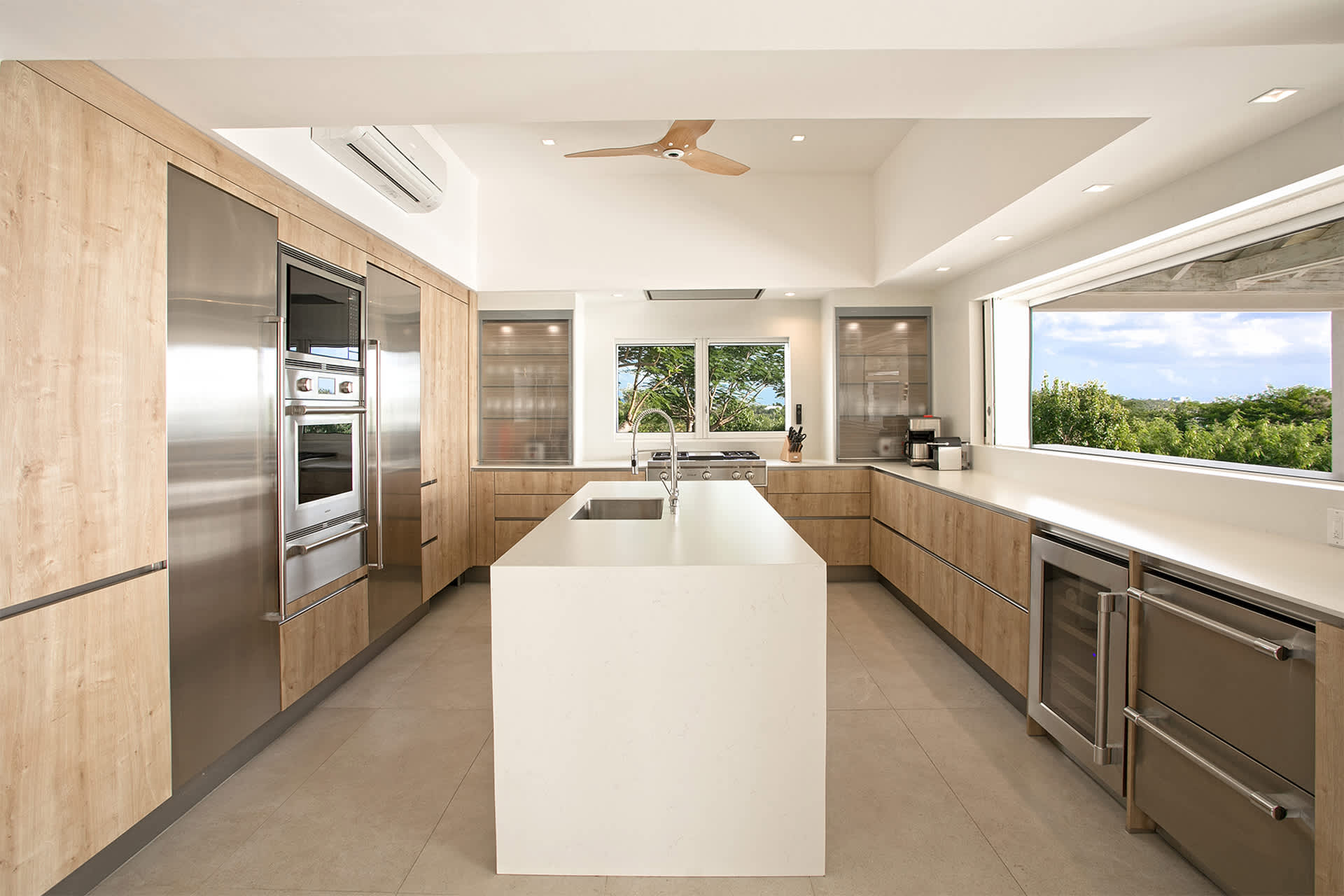 Villa Avanti, Terres Basses Ocean-View Estate with Heated Pool and Cinema Room - Photo 18