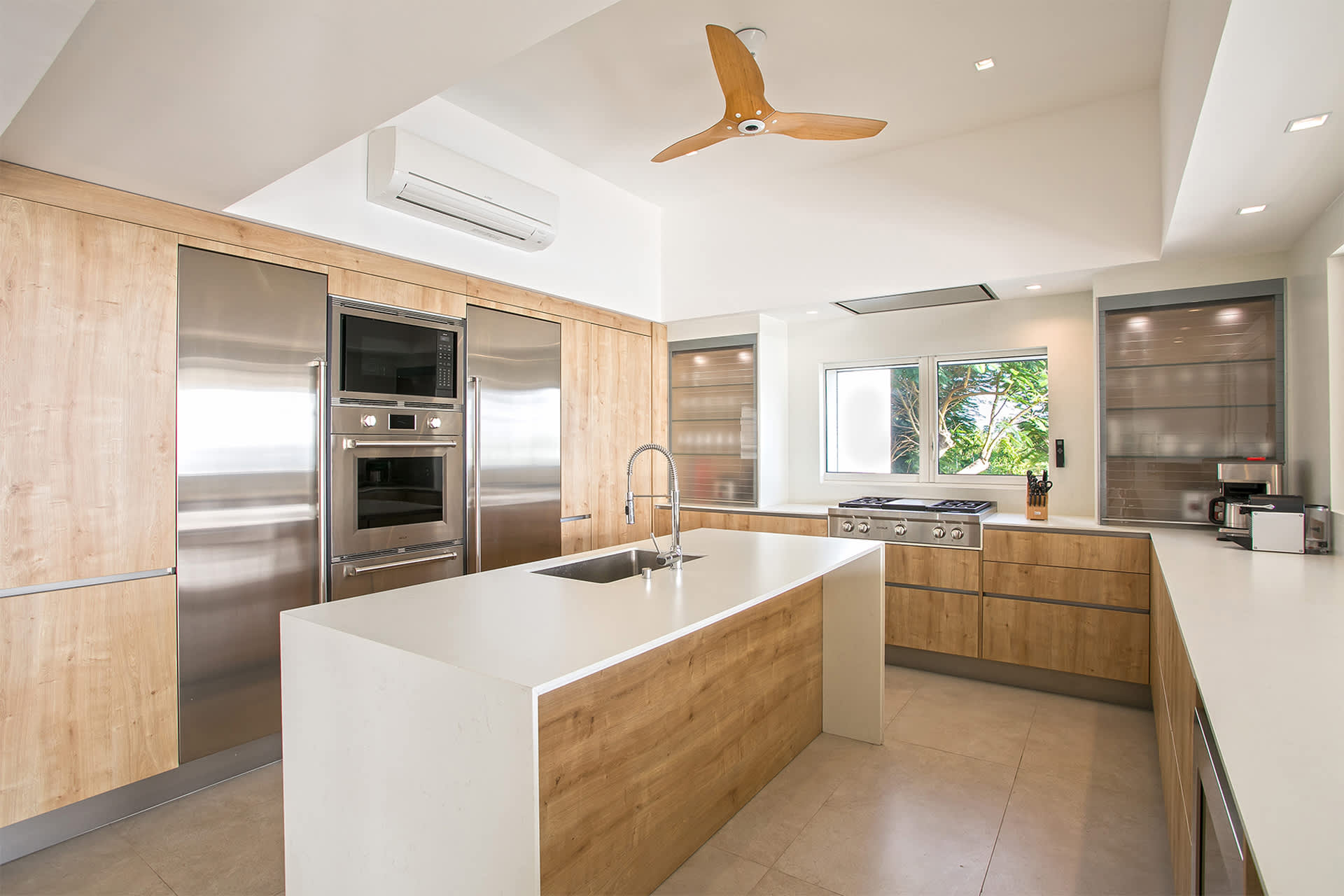 Villa Avanti, Terres Basses Ocean-View Estate with Heated Pool and Cinema Room - Photo 19