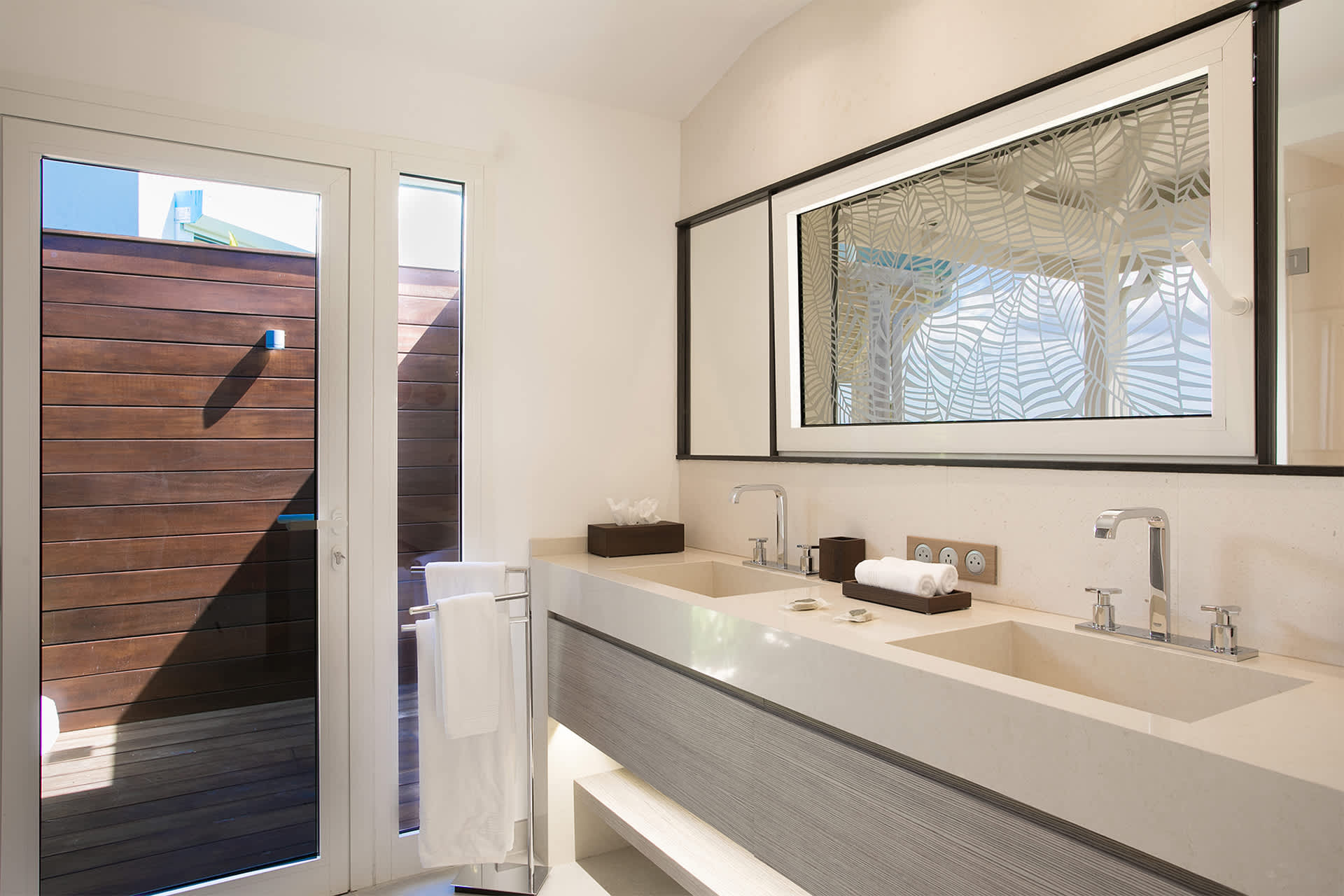 Villa Avanti, Terres Basses Ocean-View Estate with Heated Pool and Cinema Room - Photo 31