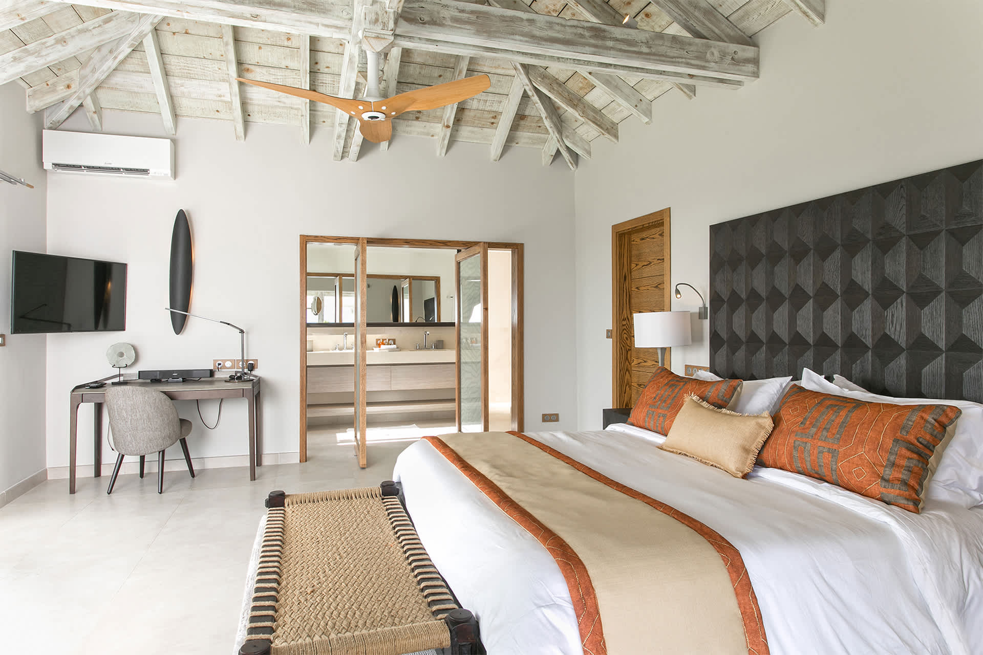 Villa Avanti, Terres Basses Ocean-View Estate with Heated Pool and Cinema Room - Photo 36