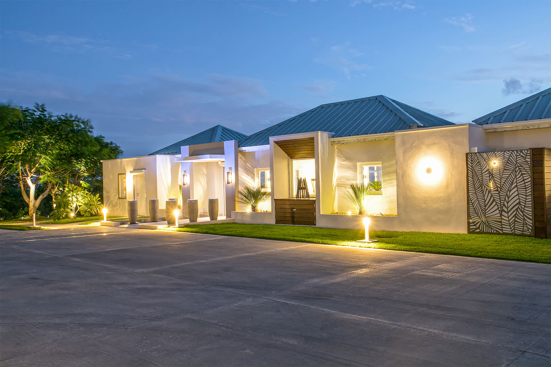 Villa Avanti, Terres Basses Ocean-View Estate with Heated Pool and Cinema Room - Photo 62