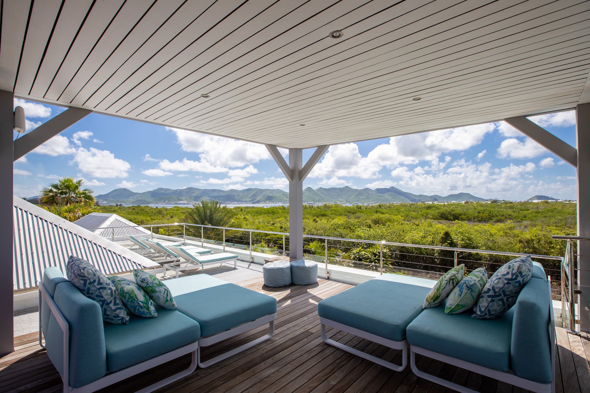 Bahia Blue, a Four-Bedroom Terres Basses Villa with Heated Infinity Pool and Rooftop Views - Photo 16
