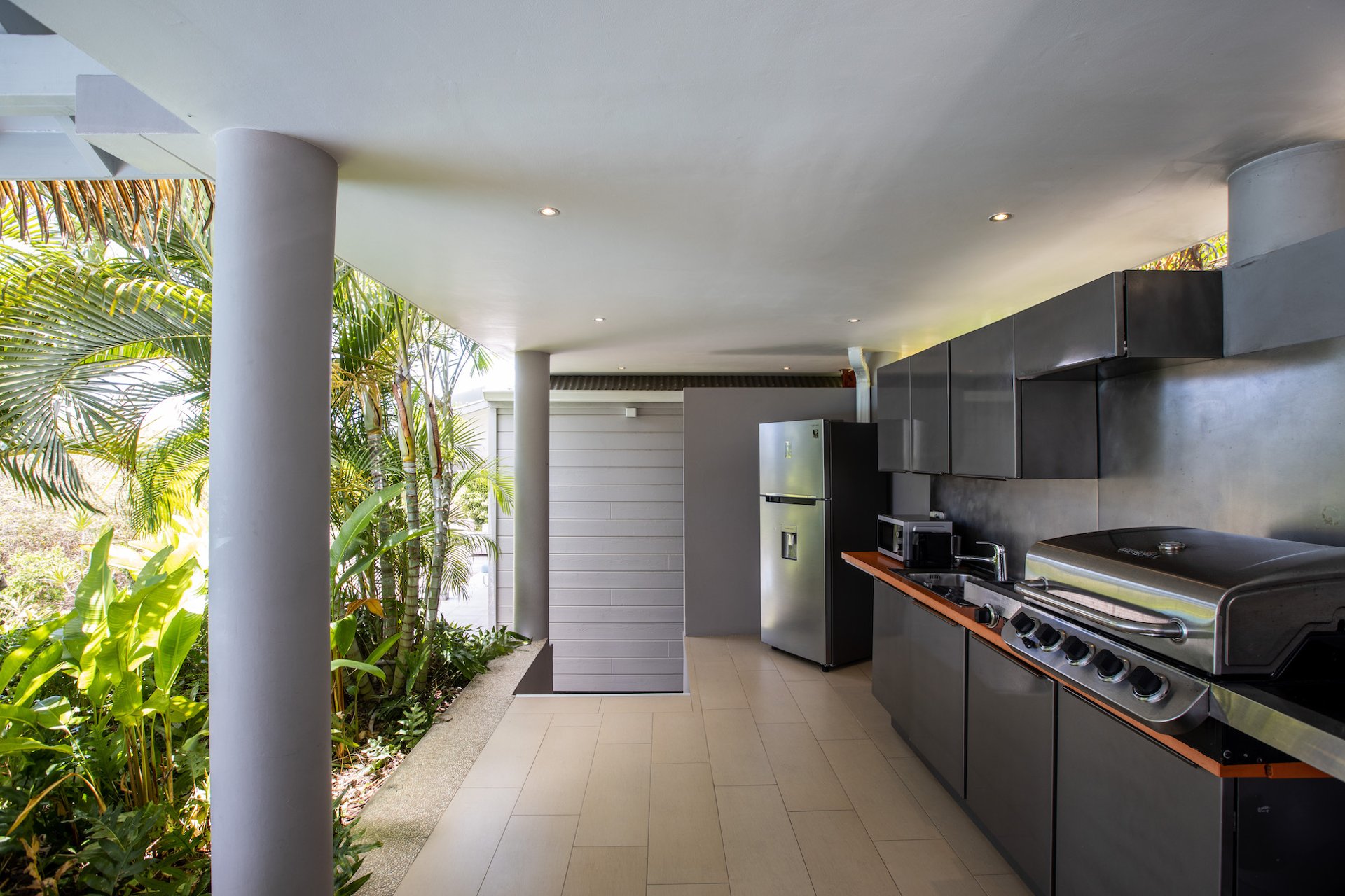 Bahia Blue, a Four-Bedroom Terres Basses Villa with Heated Infinity Pool and Rooftop Views - Photo 20