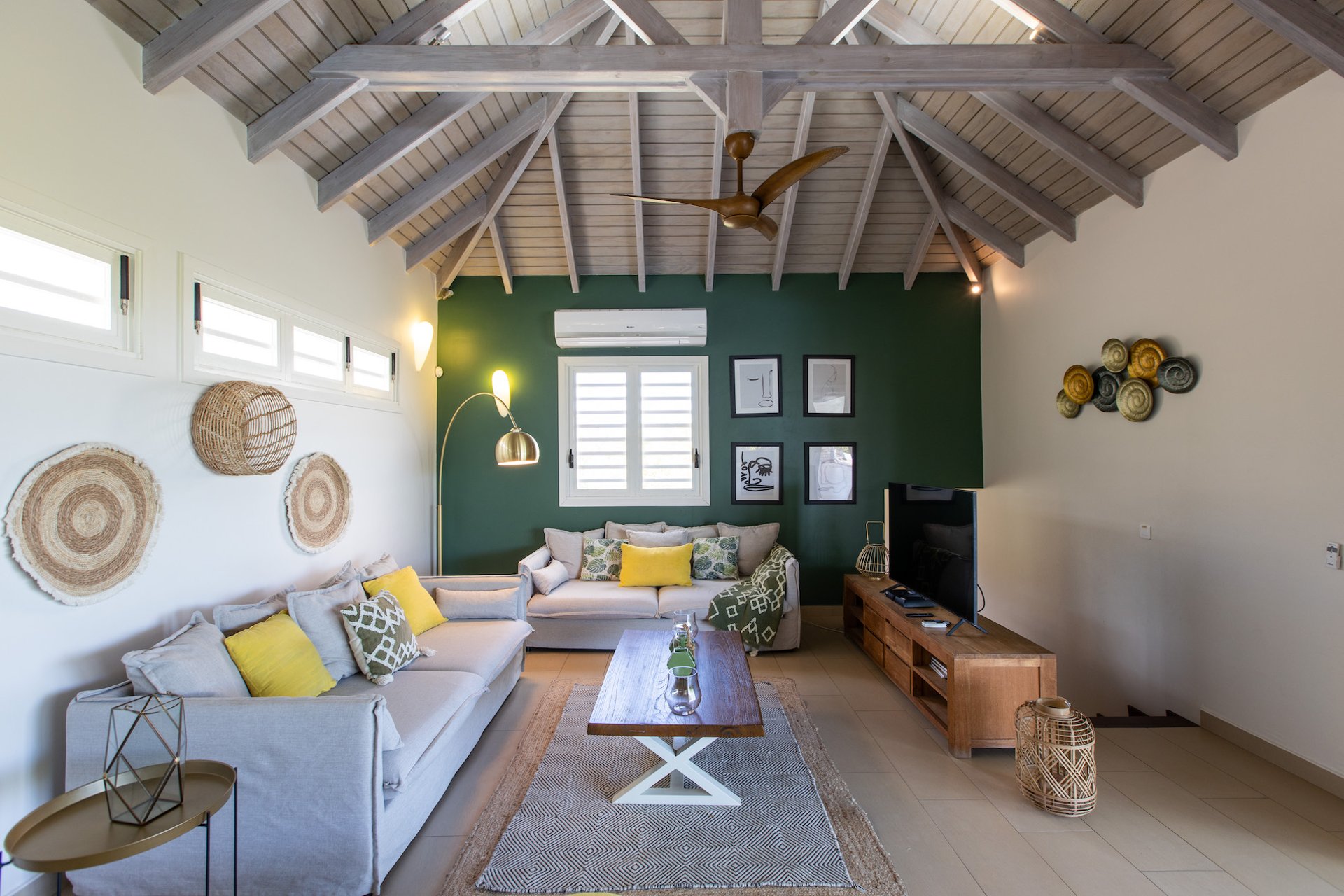 Bahia Blue, a Four-Bedroom Terres Basses Villa with Heated Infinity Pool and Rooftop Views - Photo 31