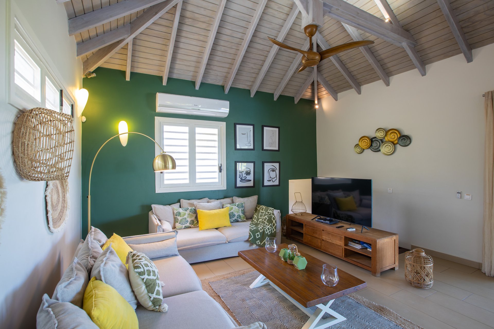 Bahia Blue, a Four-Bedroom Terres Basses Villa with Heated Infinity Pool and Rooftop Views - Photo 32