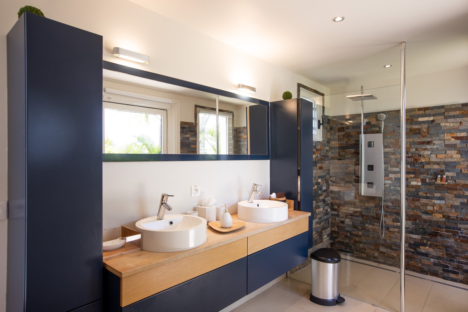 Bahia Blue, a Four-Bedroom Terres Basses Villa with Heated Infinity Pool and Rooftop Views - Photo 37