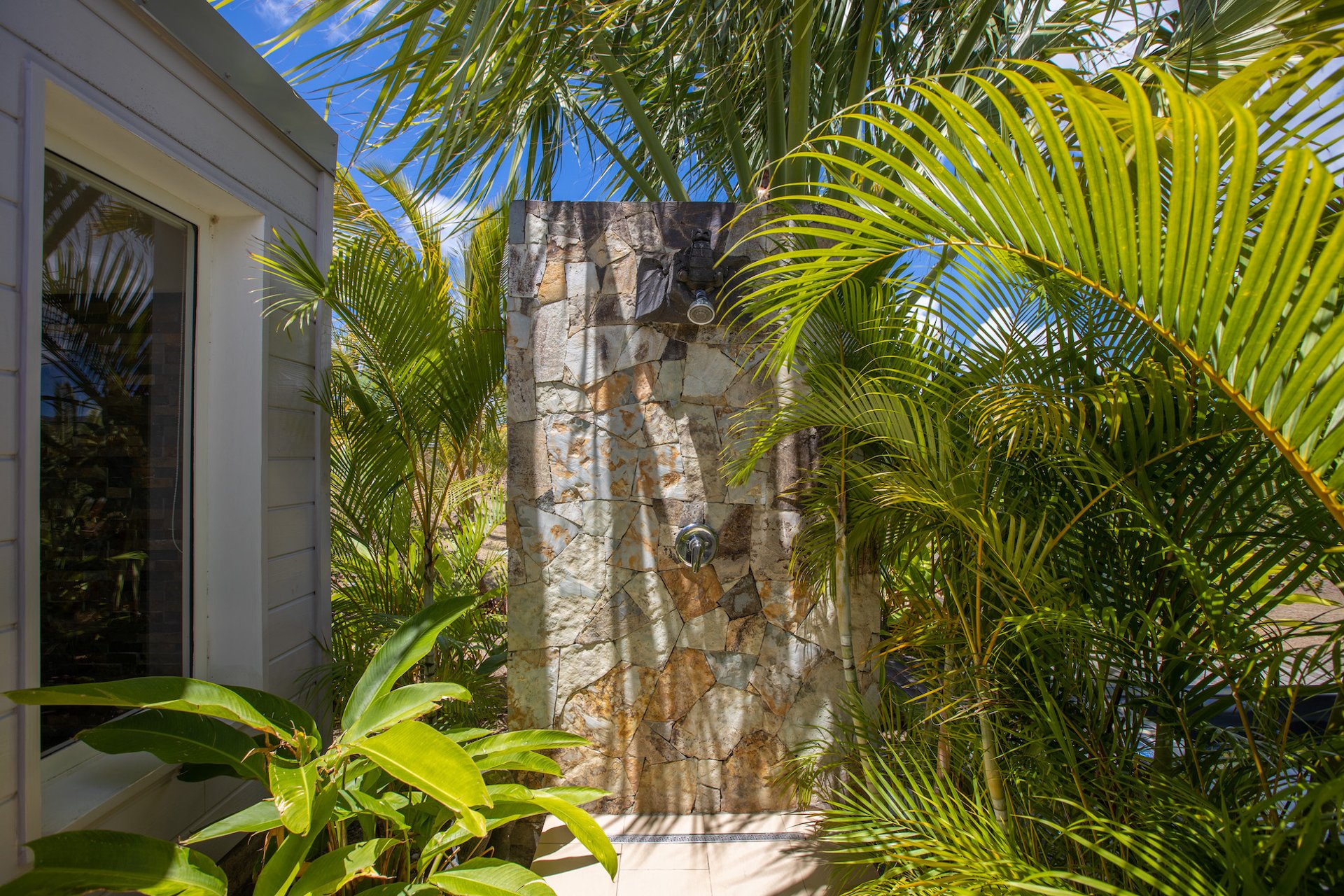 Bahia Blue, a Four-Bedroom Terres Basses Villa with Heated Infinity Pool and Rooftop Views - Photo 42