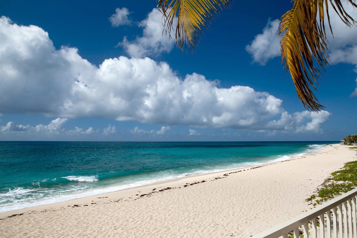 Baie Longue Beach House, Beachfront Villa with Heated Pool in Terres Basses Gallery 1