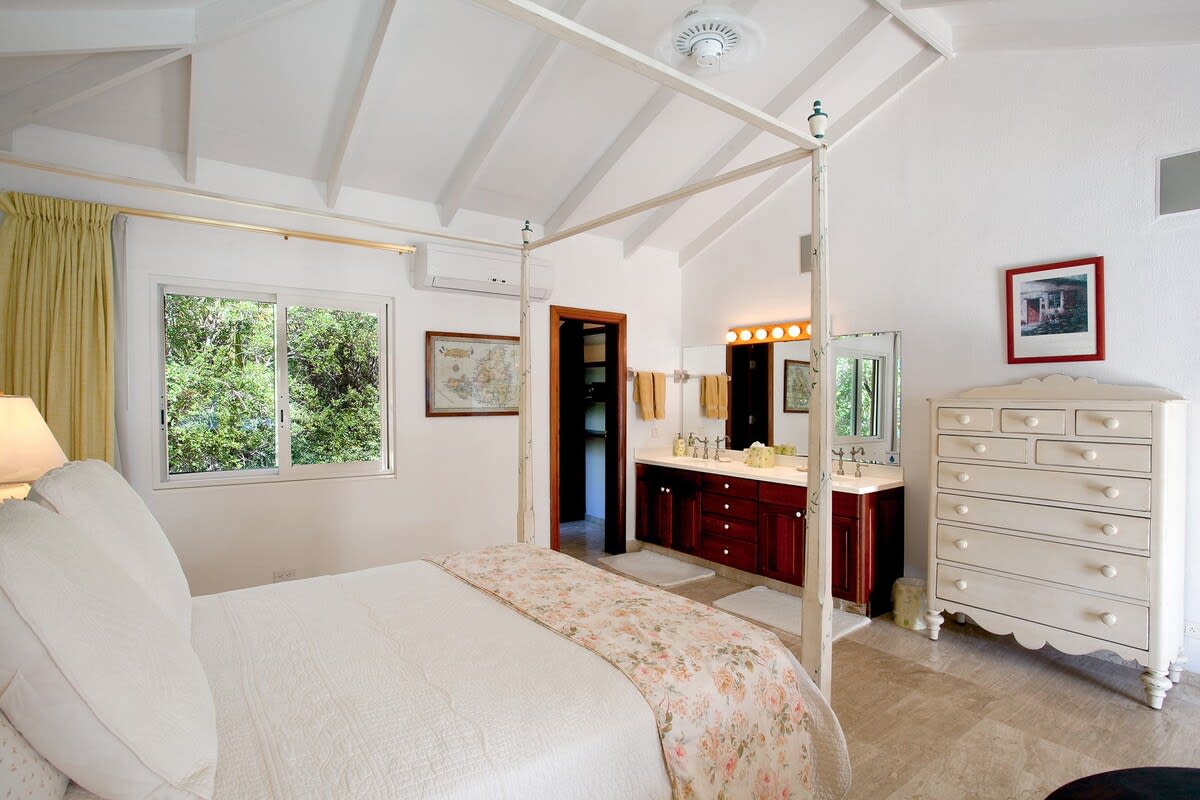 Baie Longue Beach House, Beachfront Villa with Heated Pool in Terres Basses - Photo 29