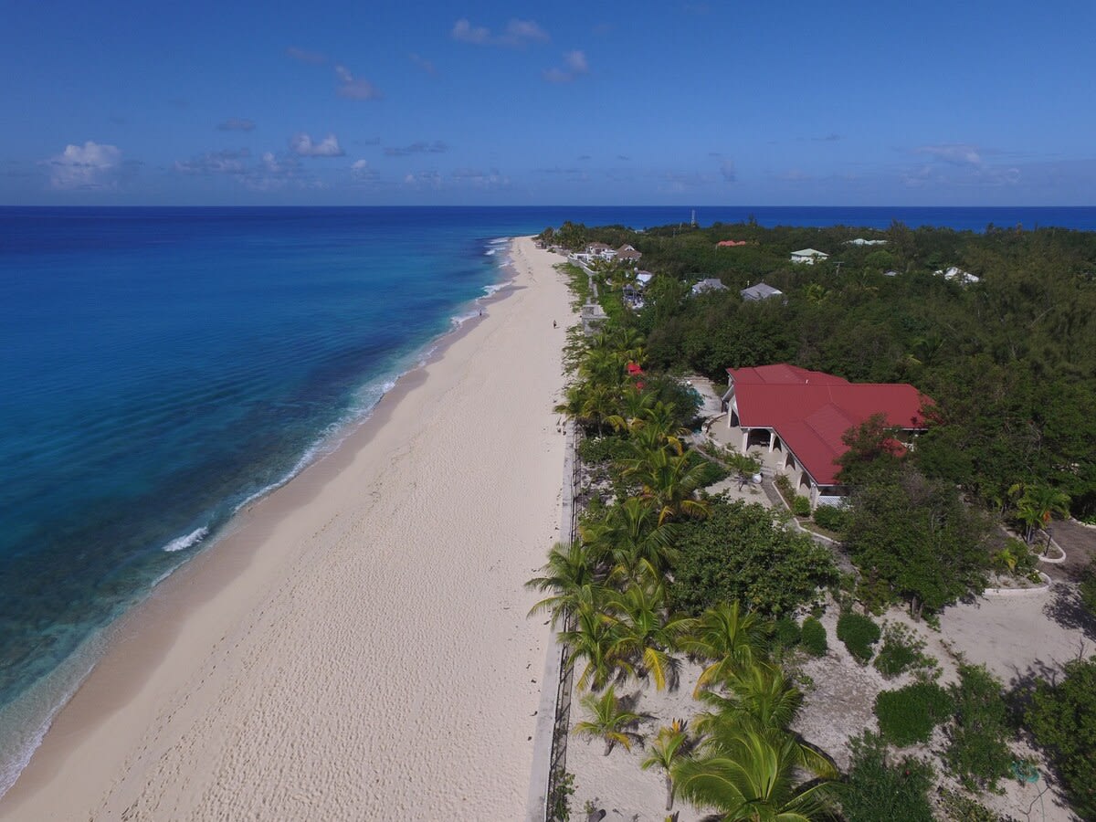 Baie Longue Beach House, Beachfront Villa with Heated Pool in Terres Basses Gallery 3