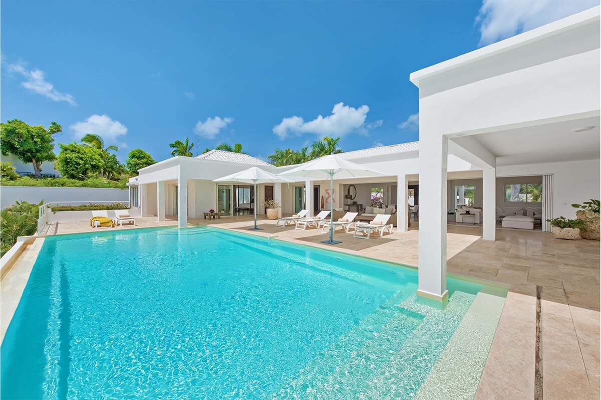 Villa Bamboo, an Ocean-View Two-Bedroom Villa in Terres Basses Gallery 3