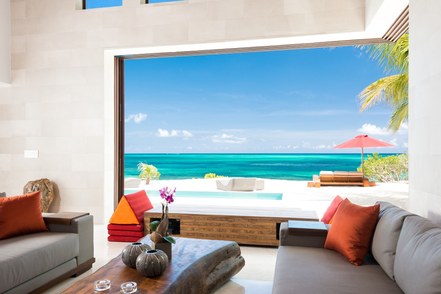 Beach Kandi, Grace Bay Beachfront Villa with Infinity Pool and Two King Suites - Photo 12