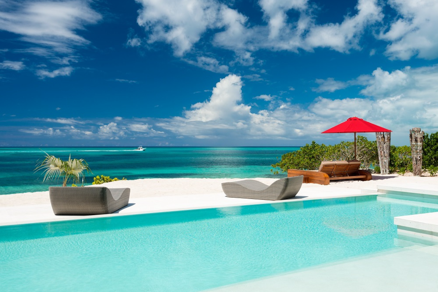 Beach Kandi, Grace Bay Beachfront Villa with Infinity Pool and Two King Suites - Photo 26