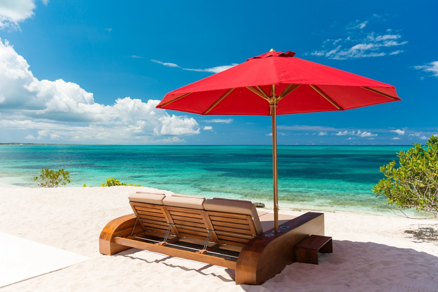 Beach Kandi, Grace Bay Beachfront Villa with Infinity Pool and Two King Suites - Photo 27