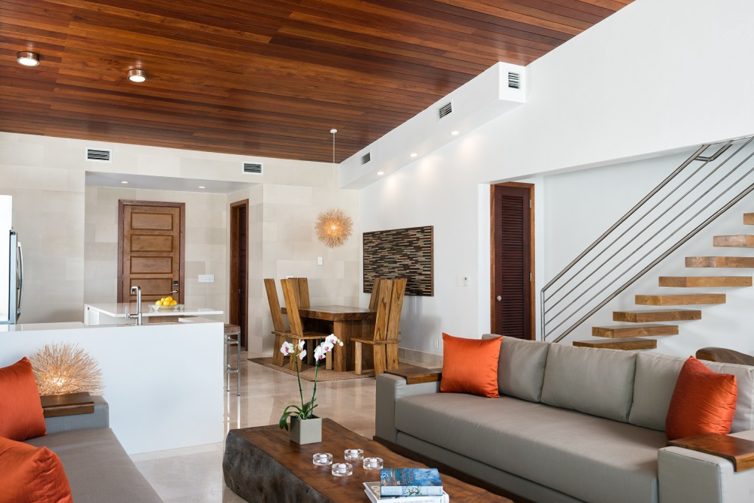 Beach Kandi, Grace Bay Beachfront Villa with Infinity Pool and Two King Suites - Photo 6